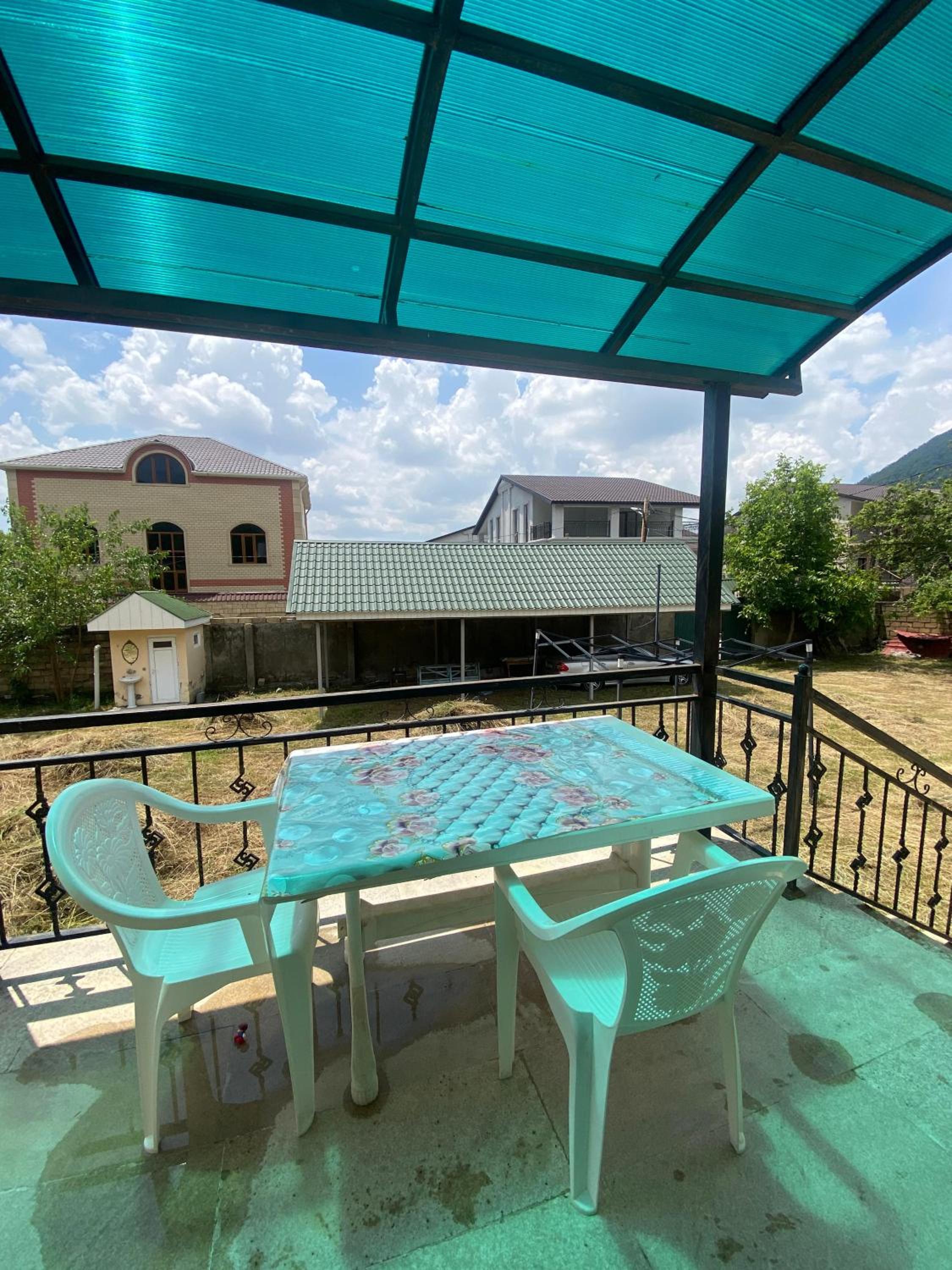Qabala House Qebelend