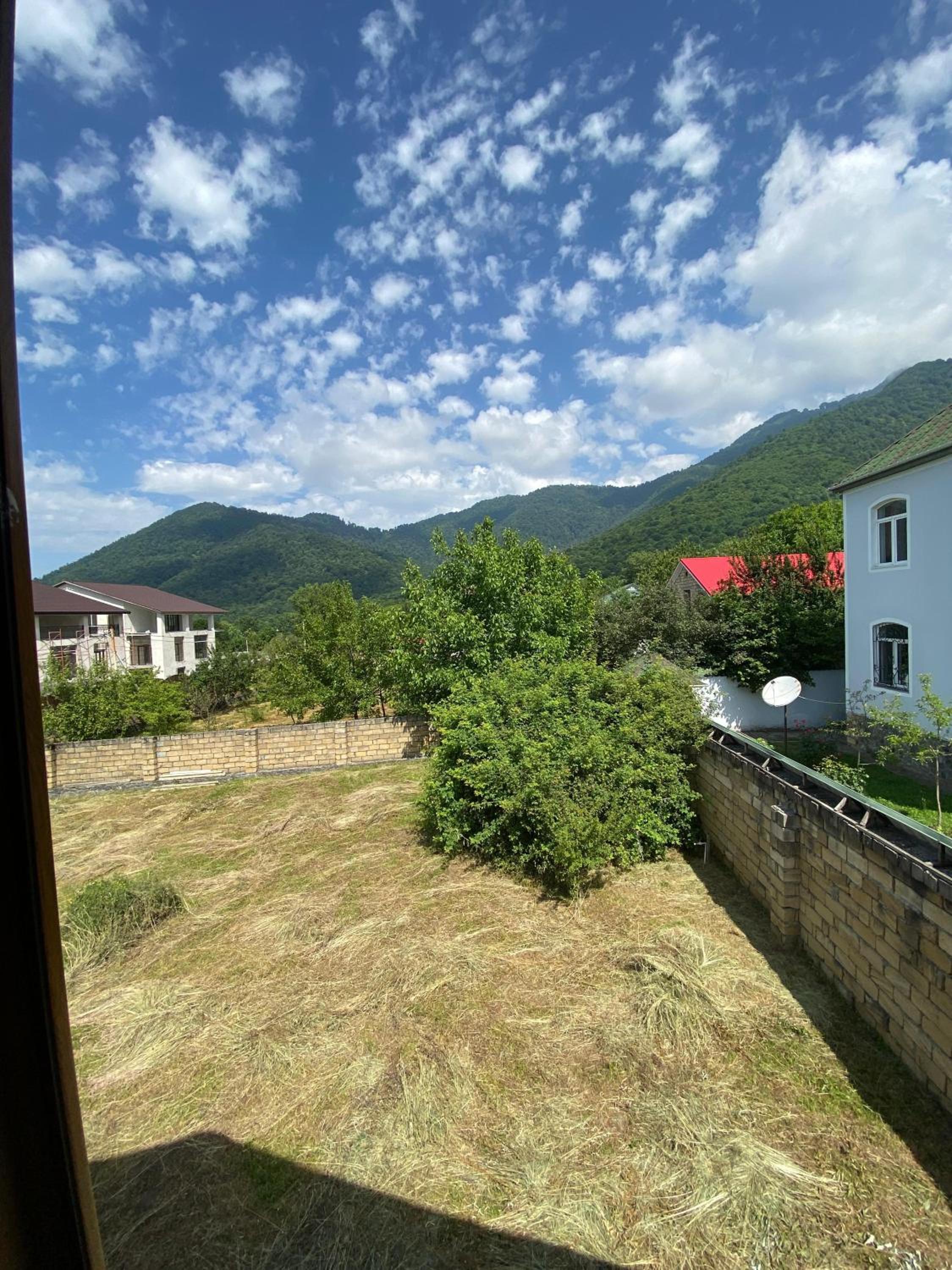 Qabala House Qebelend