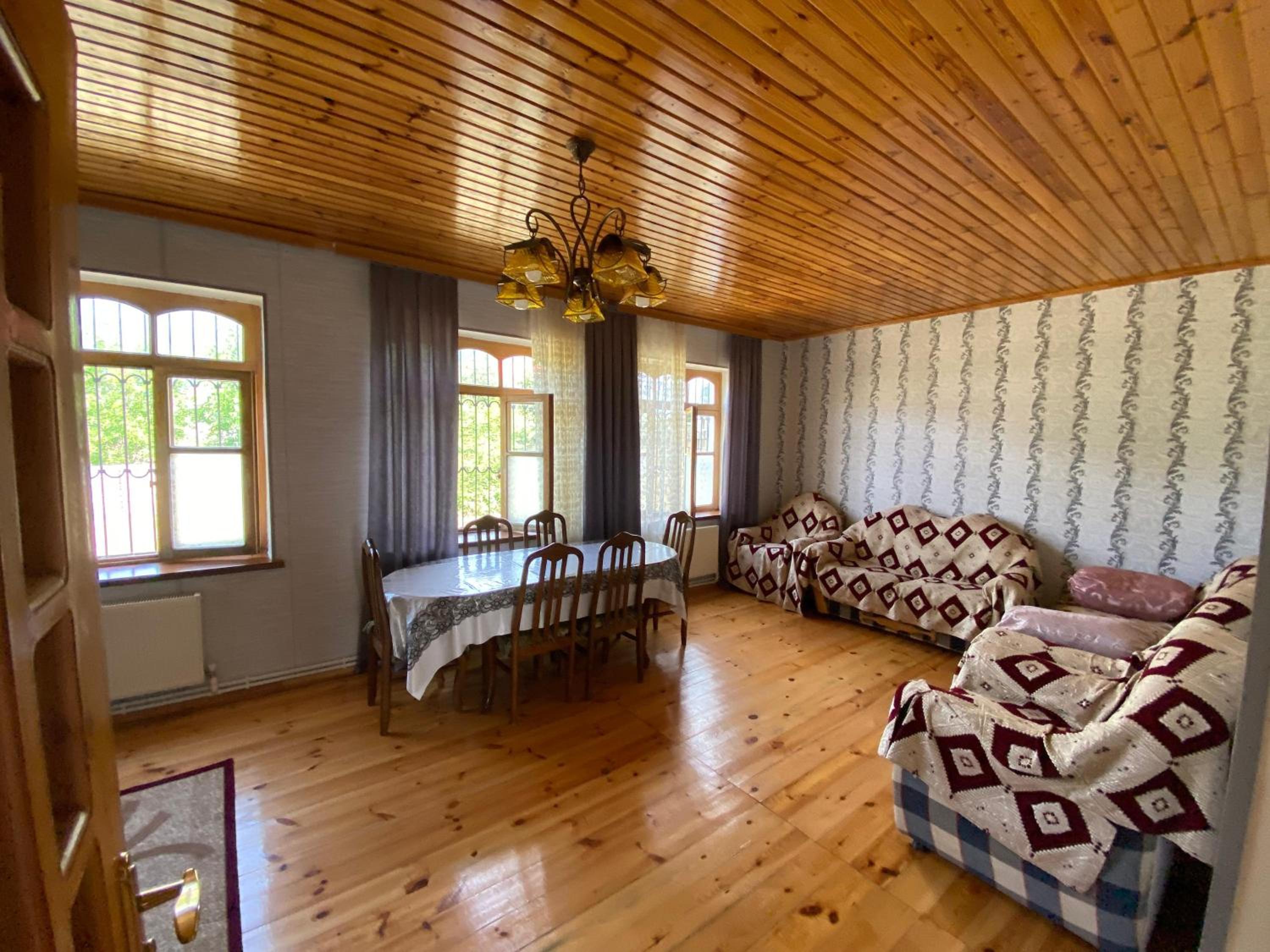 Qabala House Qebelend