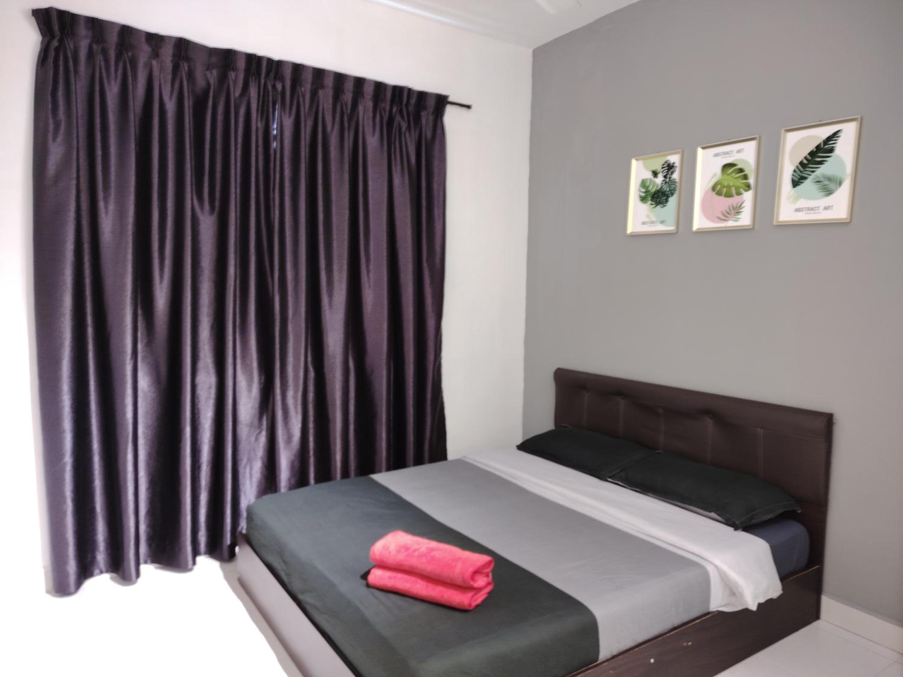 Maison Inn - Affordable Sleeps 6 to 13 near Tebrau AEON & Toppen
