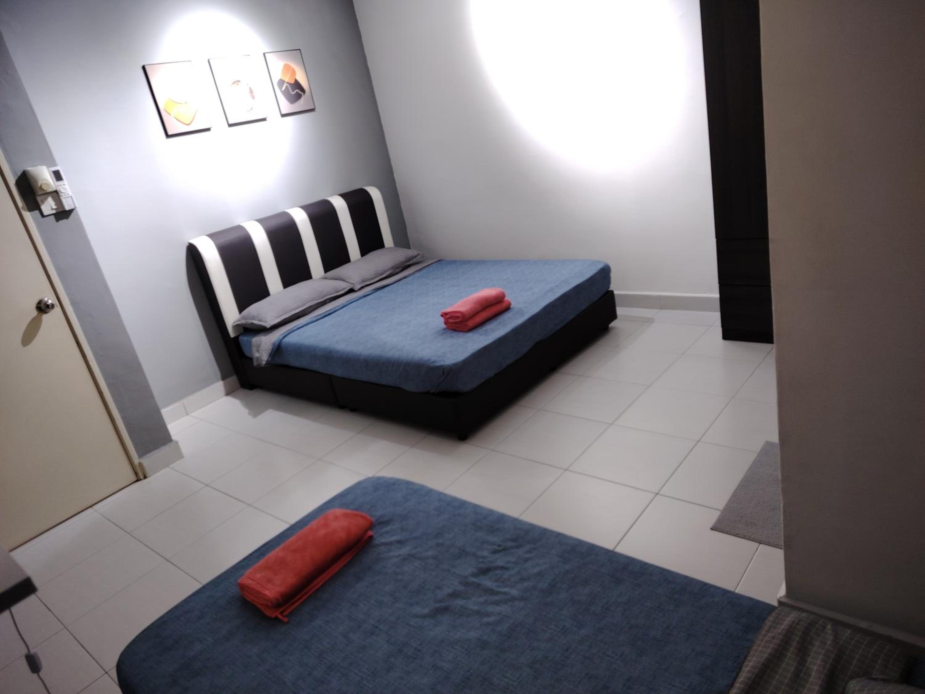 Maison Inn - Affordable Sleeps 6 to 13 near Tebrau AEON & Toppen