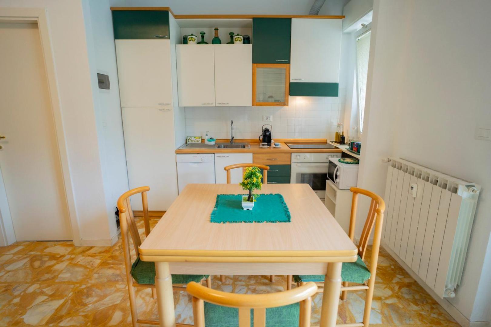 Il Bonsai en Rapallo — kitchen