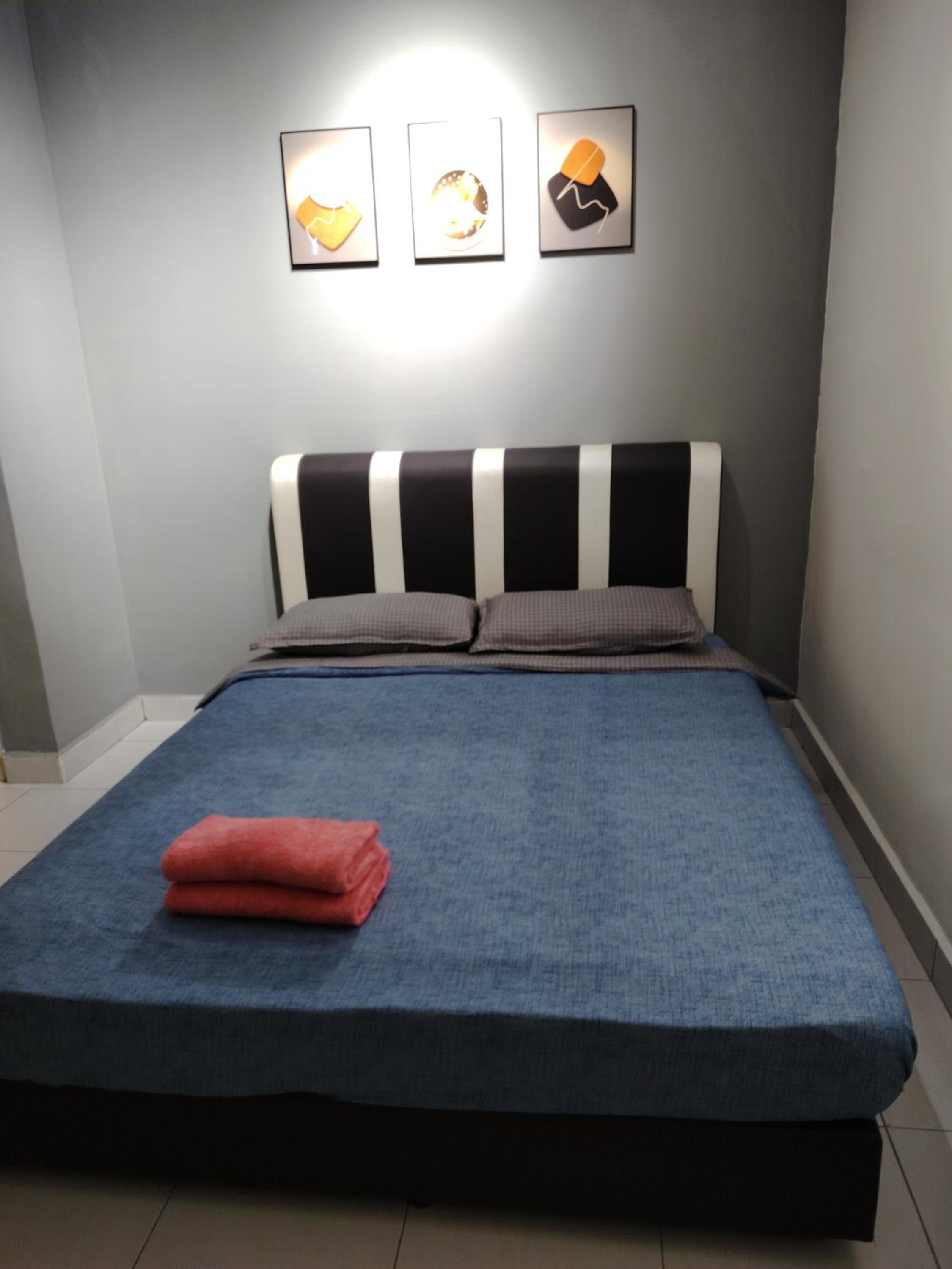 Maison Inn - Affordable Sleeps 6 to 13 near Tebrau AEON & Toppen