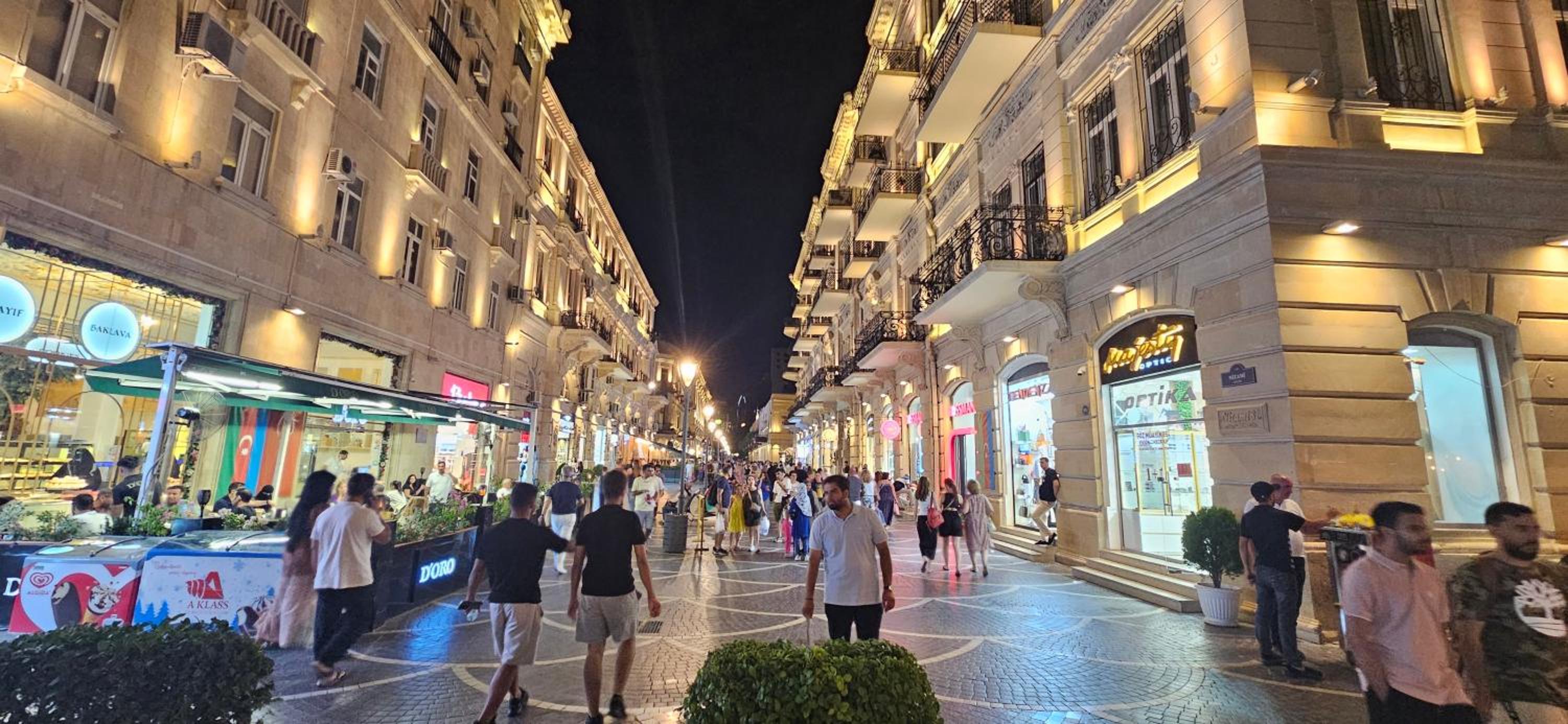 On Nizami str near Kolorit
