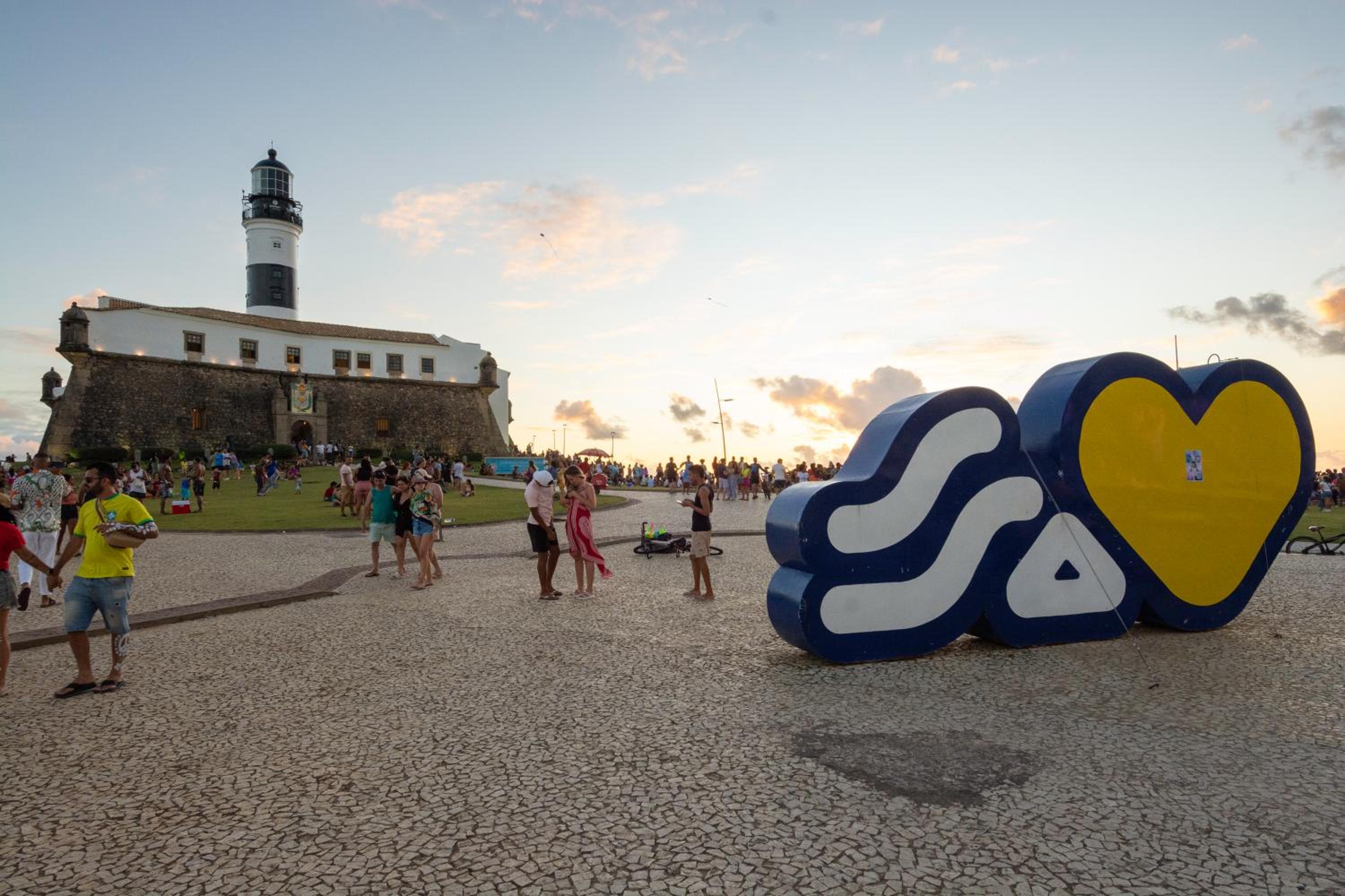 Pé na Areia - Flat na Barra com PiscinaArGaragem