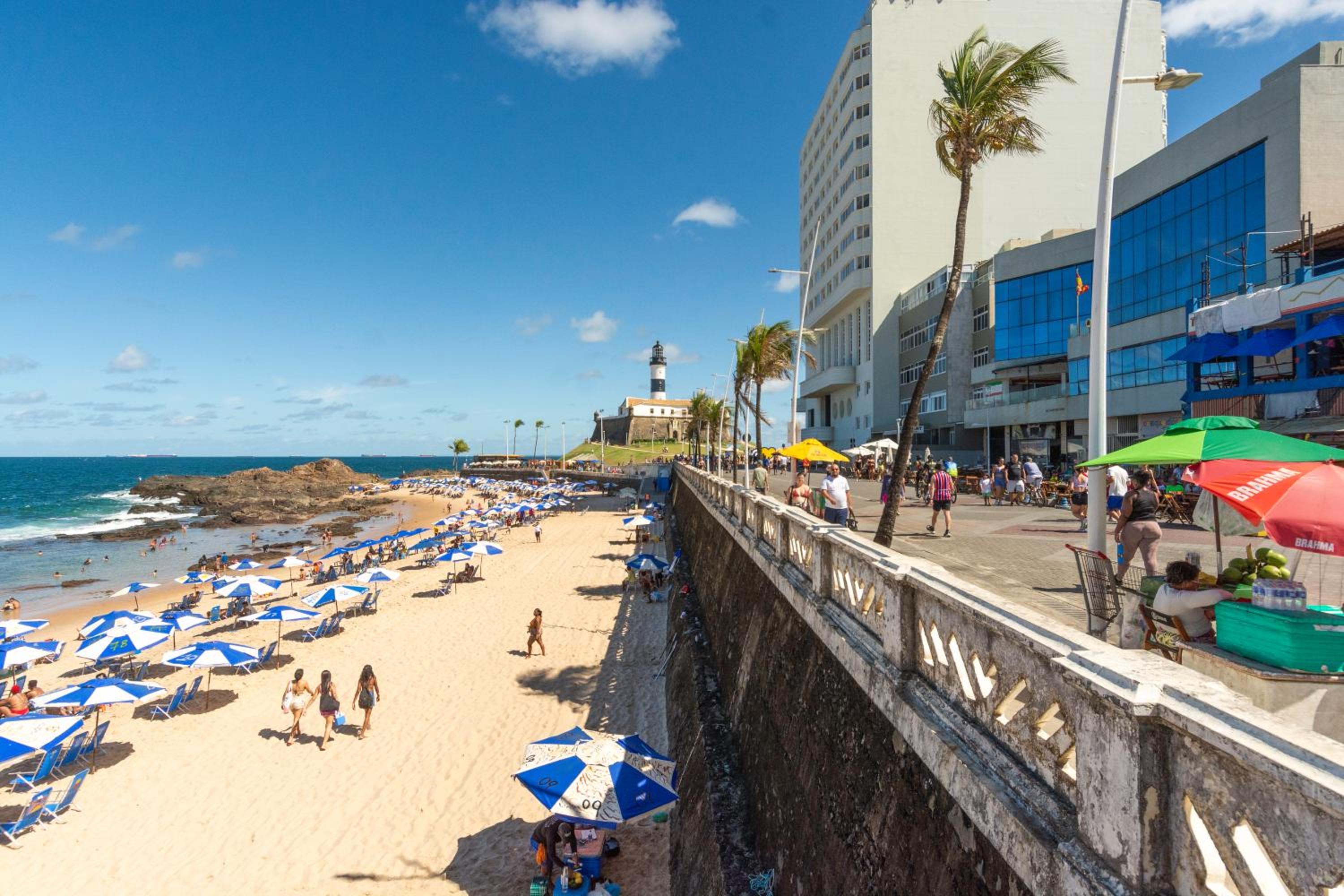 Pé na Areia - Flat na Barra com PiscinaArGaragem