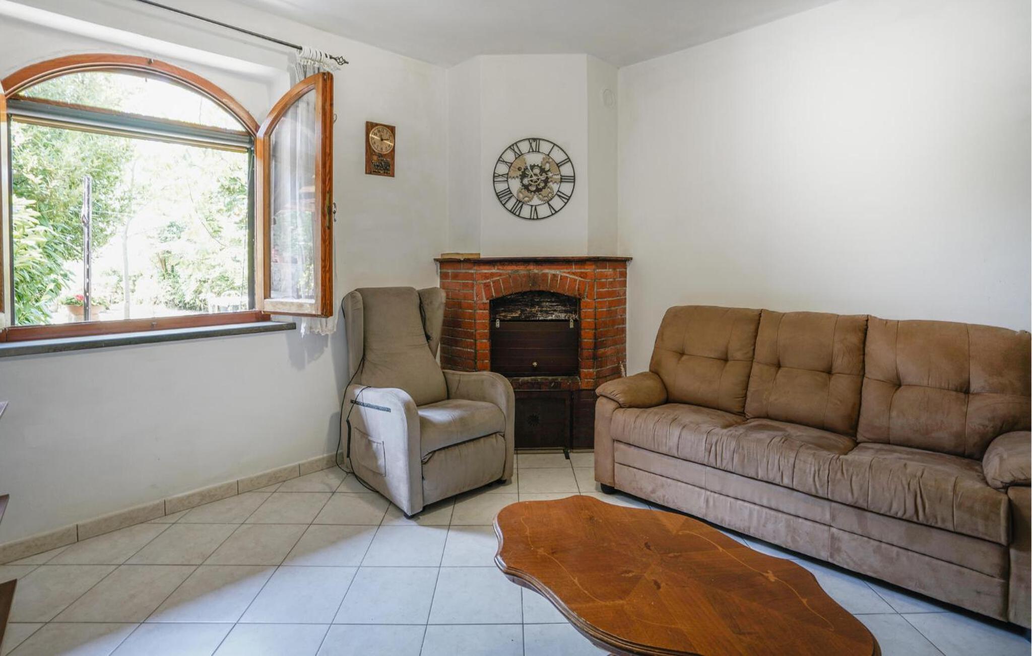 Cozy Home In Trequanda view 4