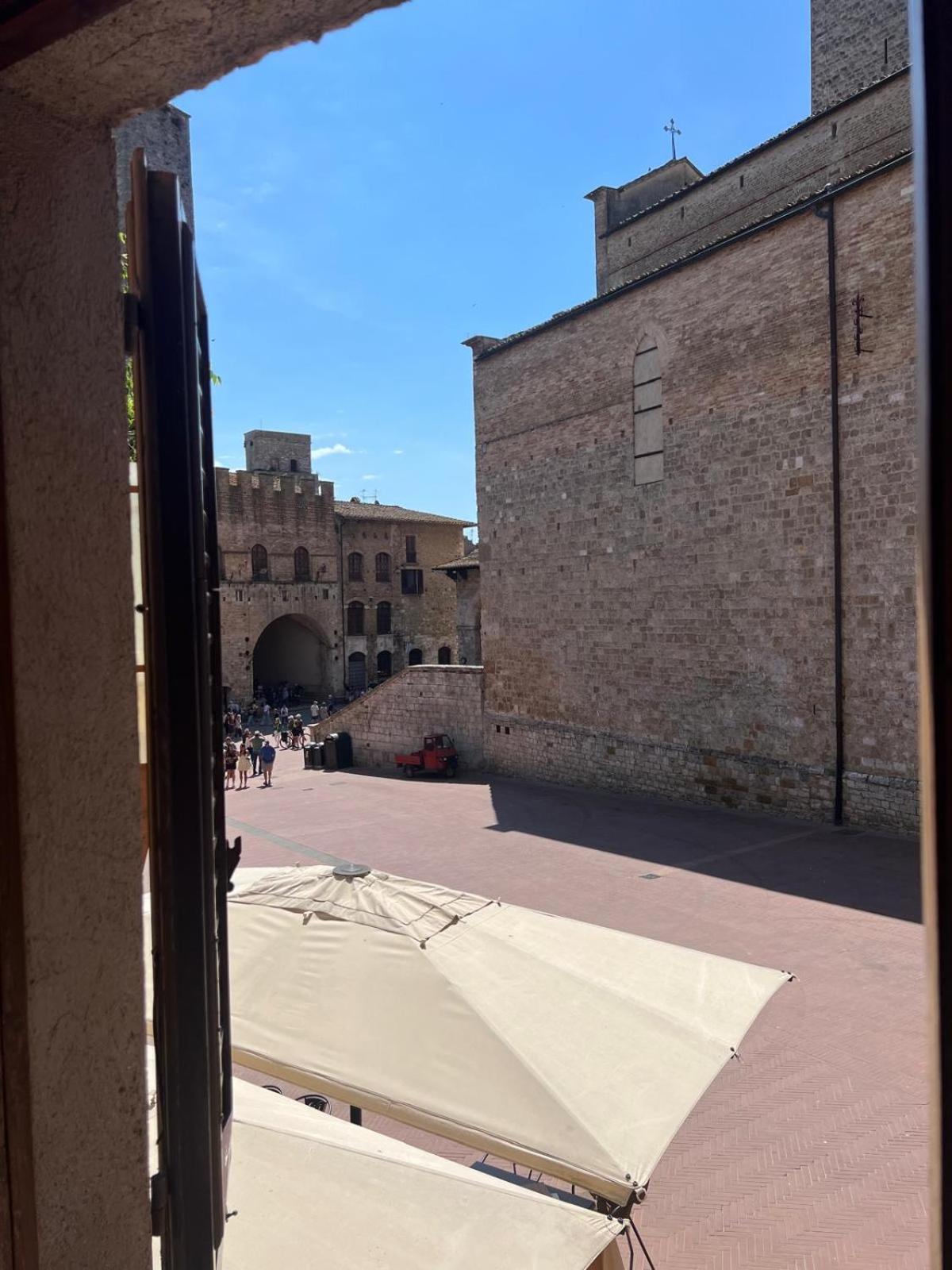 A La Casa Dei Potenti