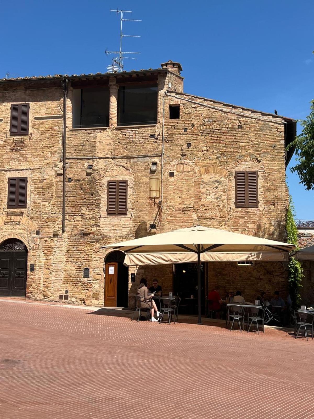 A La Casa Dei Potenti