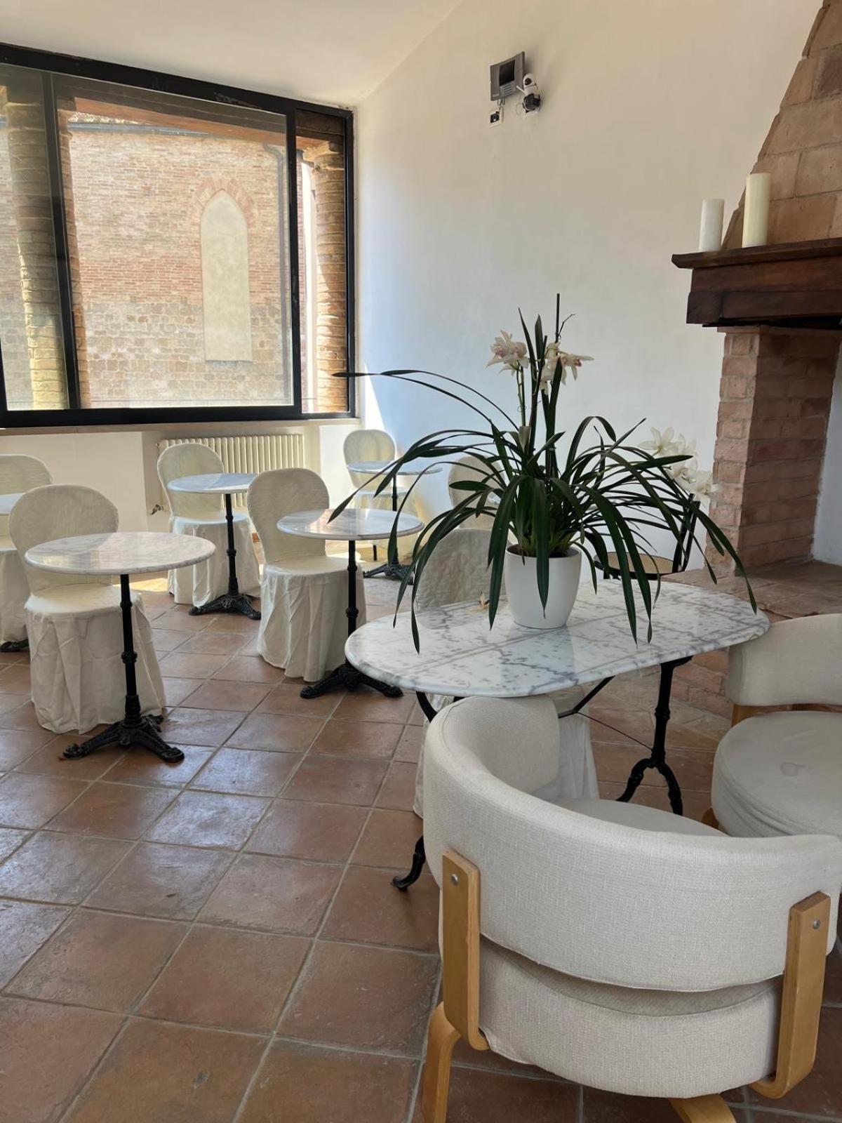 A La Casa Dei Potenti