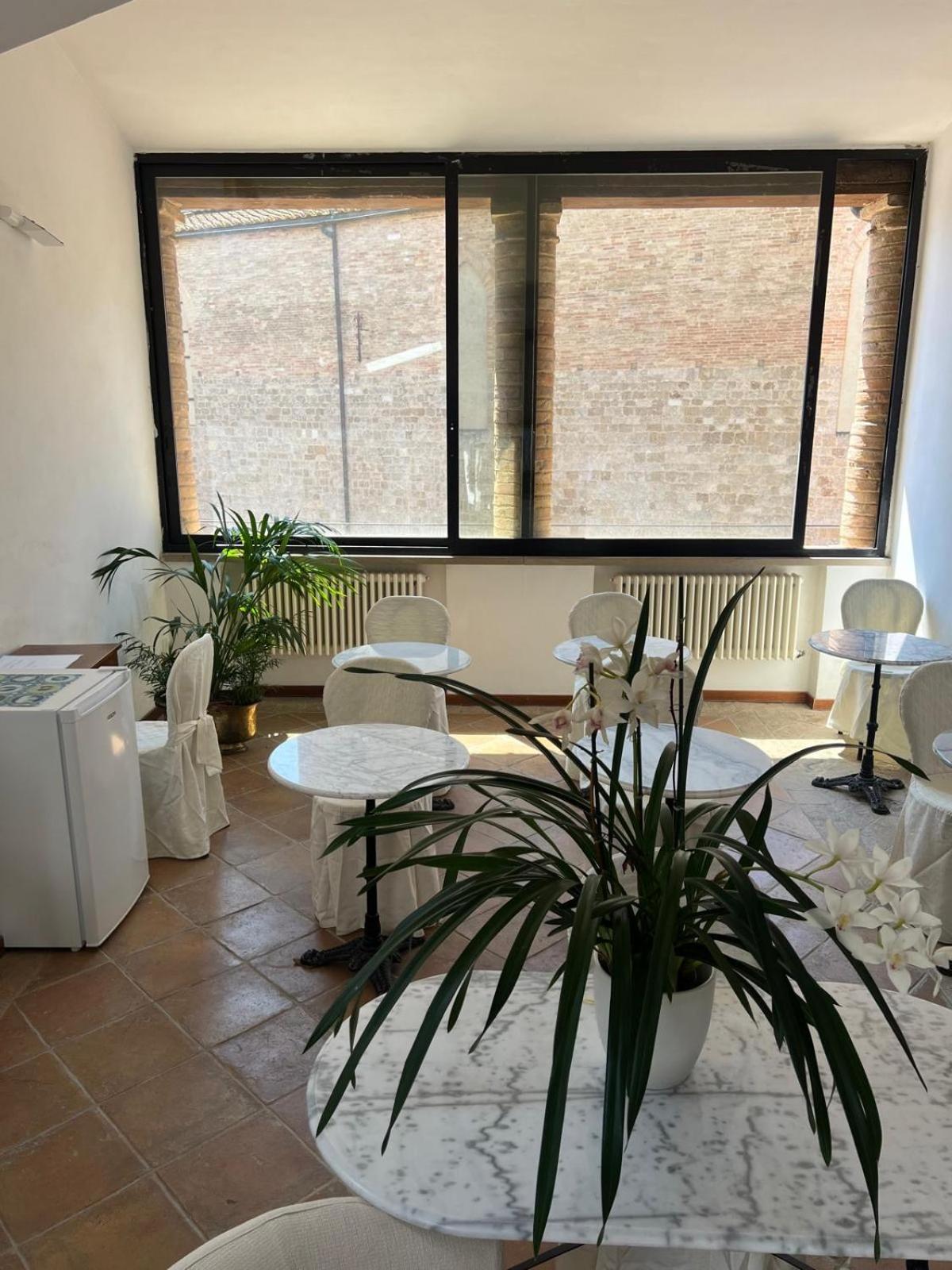 A La Casa Dei Potenti