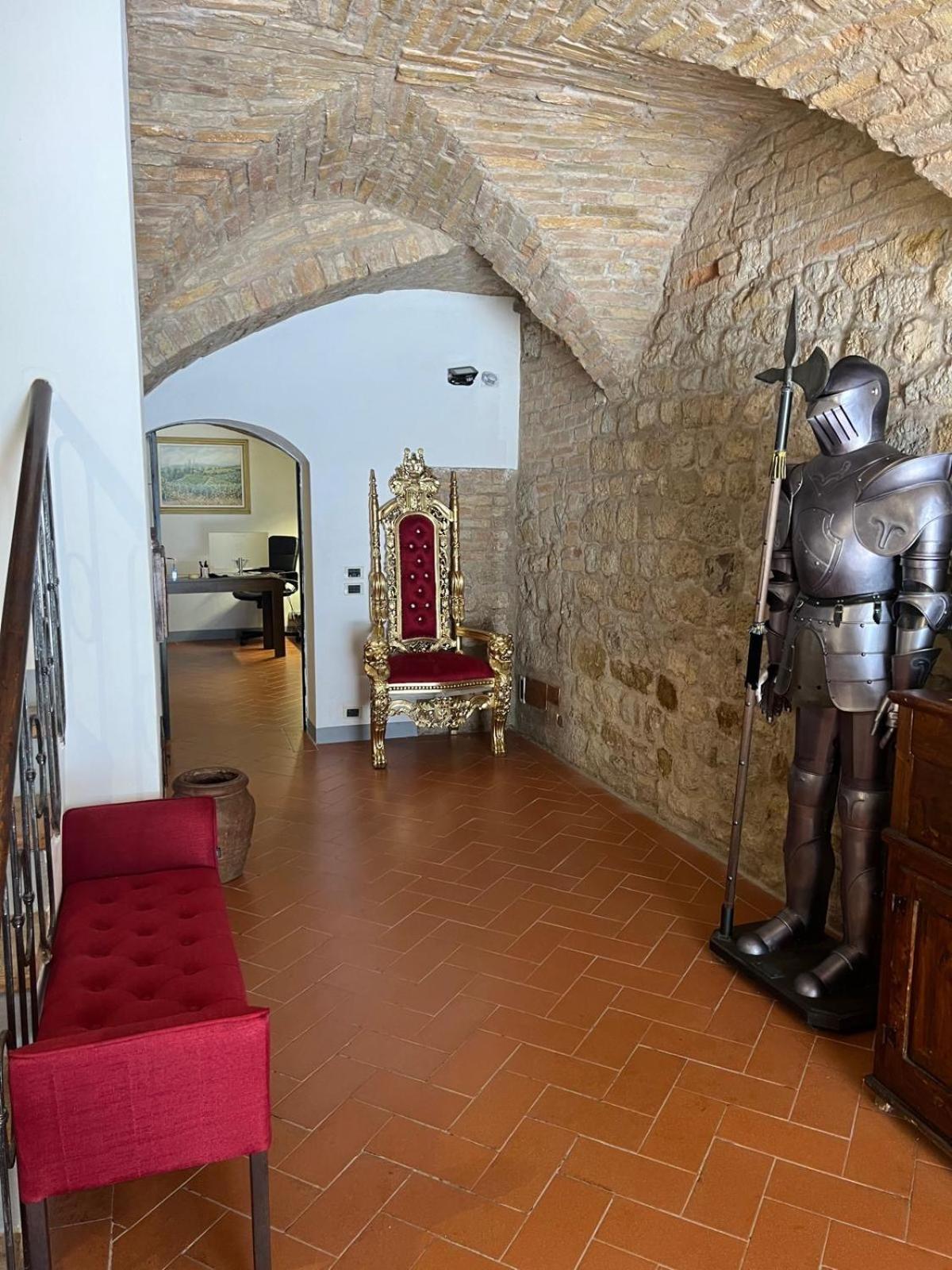A La Casa Dei Potenti