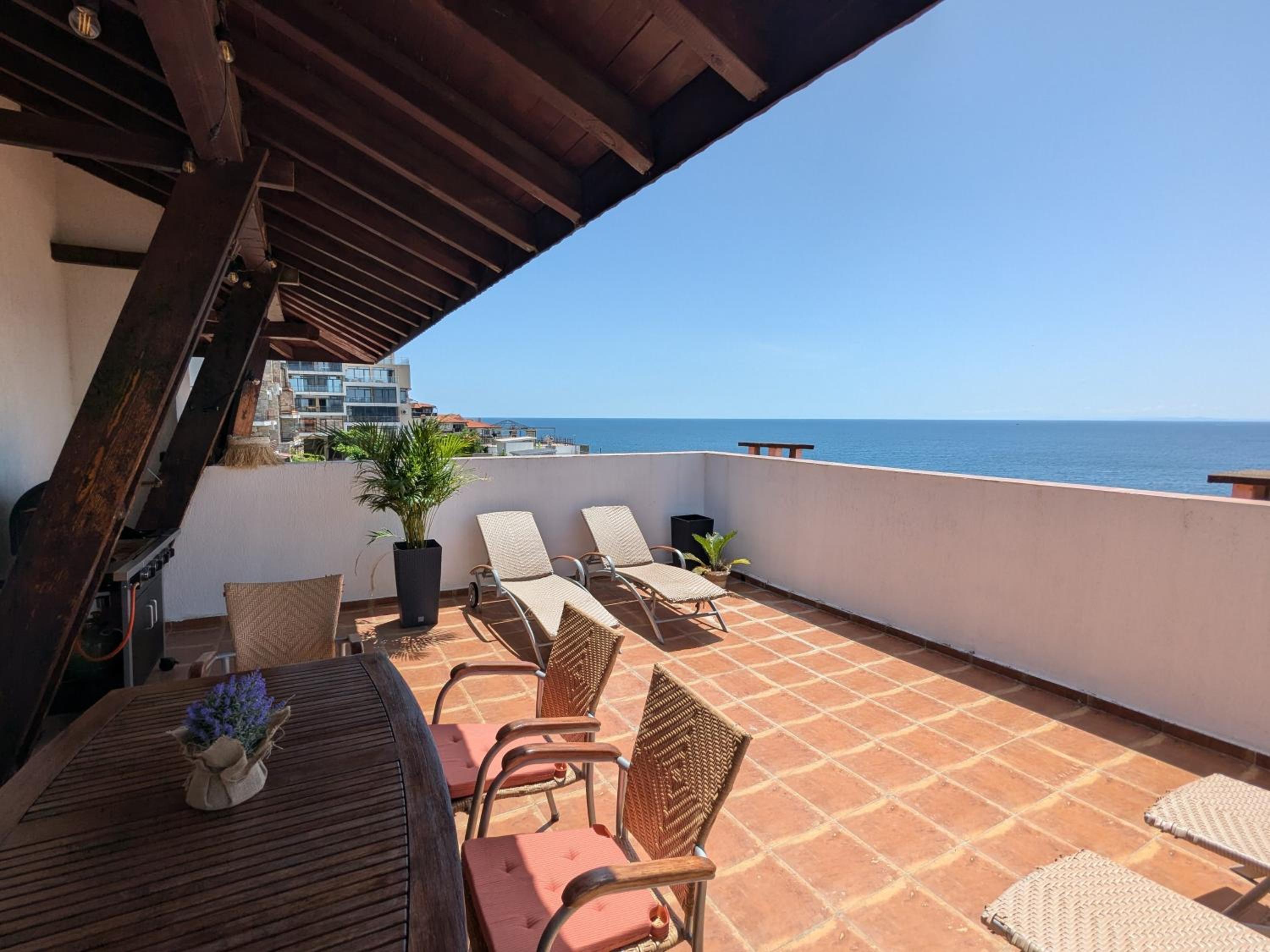 Beachfront Apartment Sveti Vlas