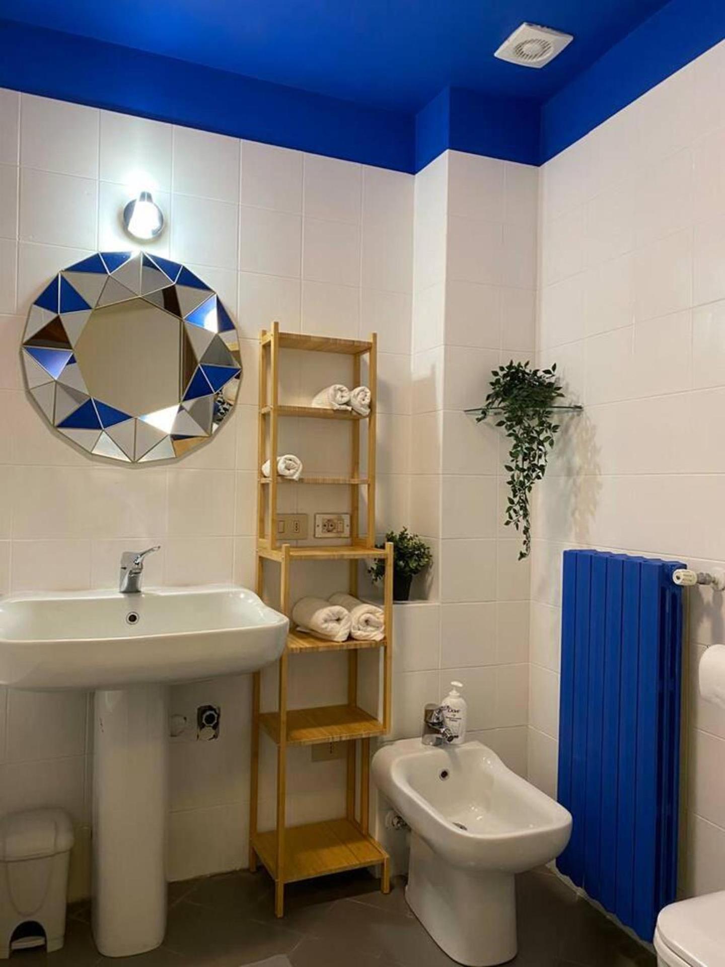 Design Villa with parking Navigli area Milan