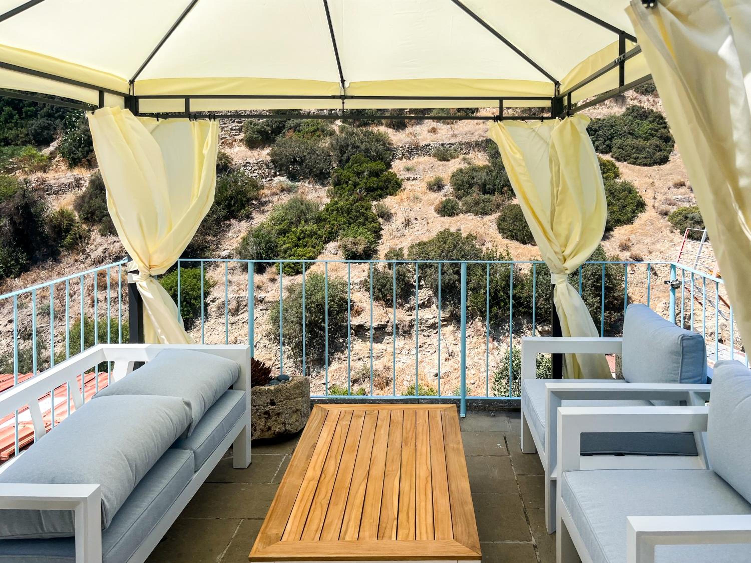 Cyprus Villages - Hotel & Restaurant - Central Location - Bed & Breakfast With Access To Pool And Stunning Views