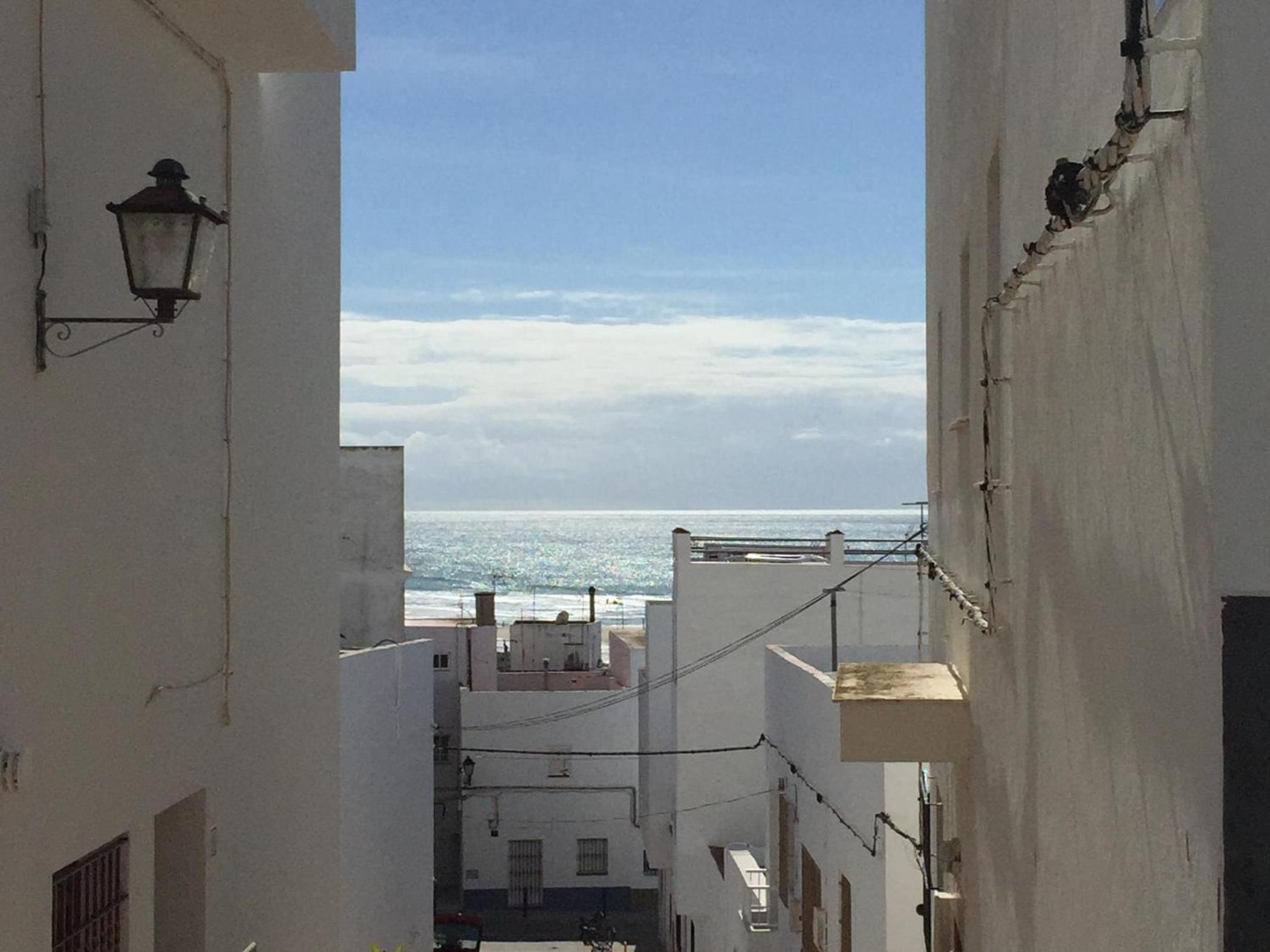 Sardinas apartment with roof terrace and sea view