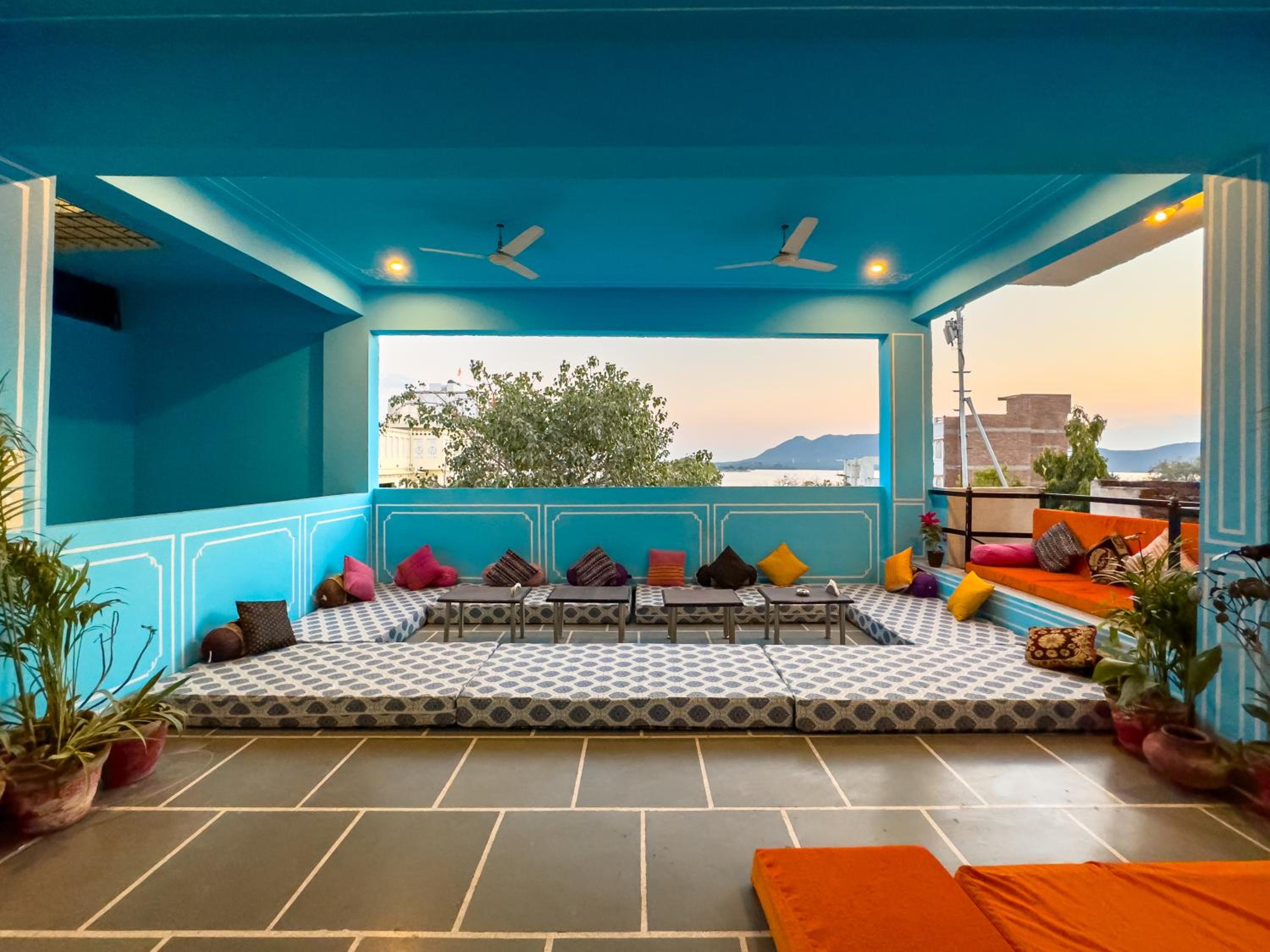 lounge