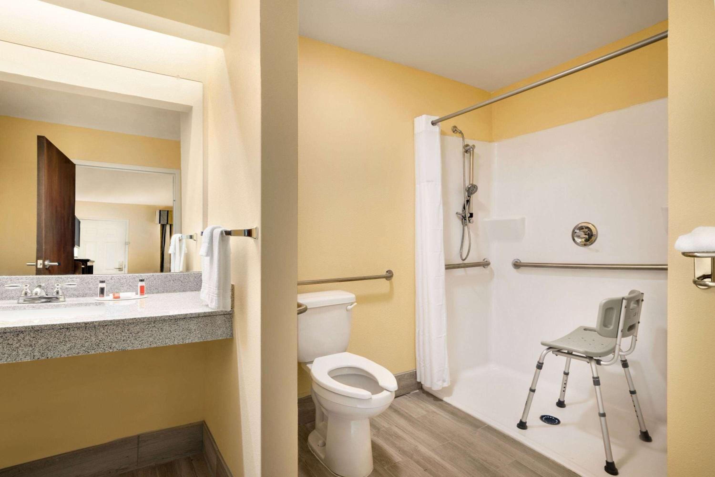 Travelodge by Wyndham Unadilla - Perry Near I-75