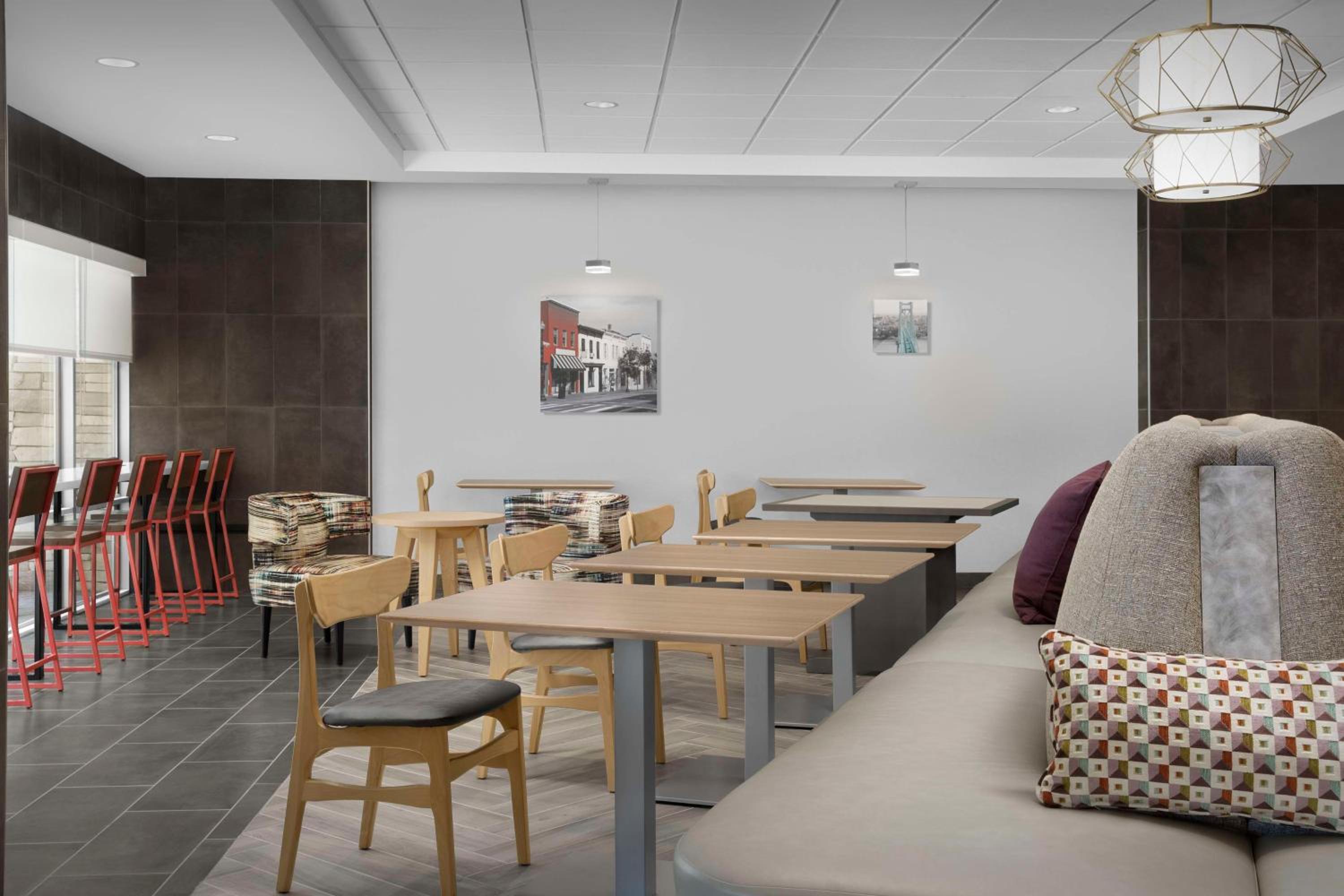 Poughkeepsie Vacations - Home2 Suites By Hilton Poughkeepsie - Property Image 26