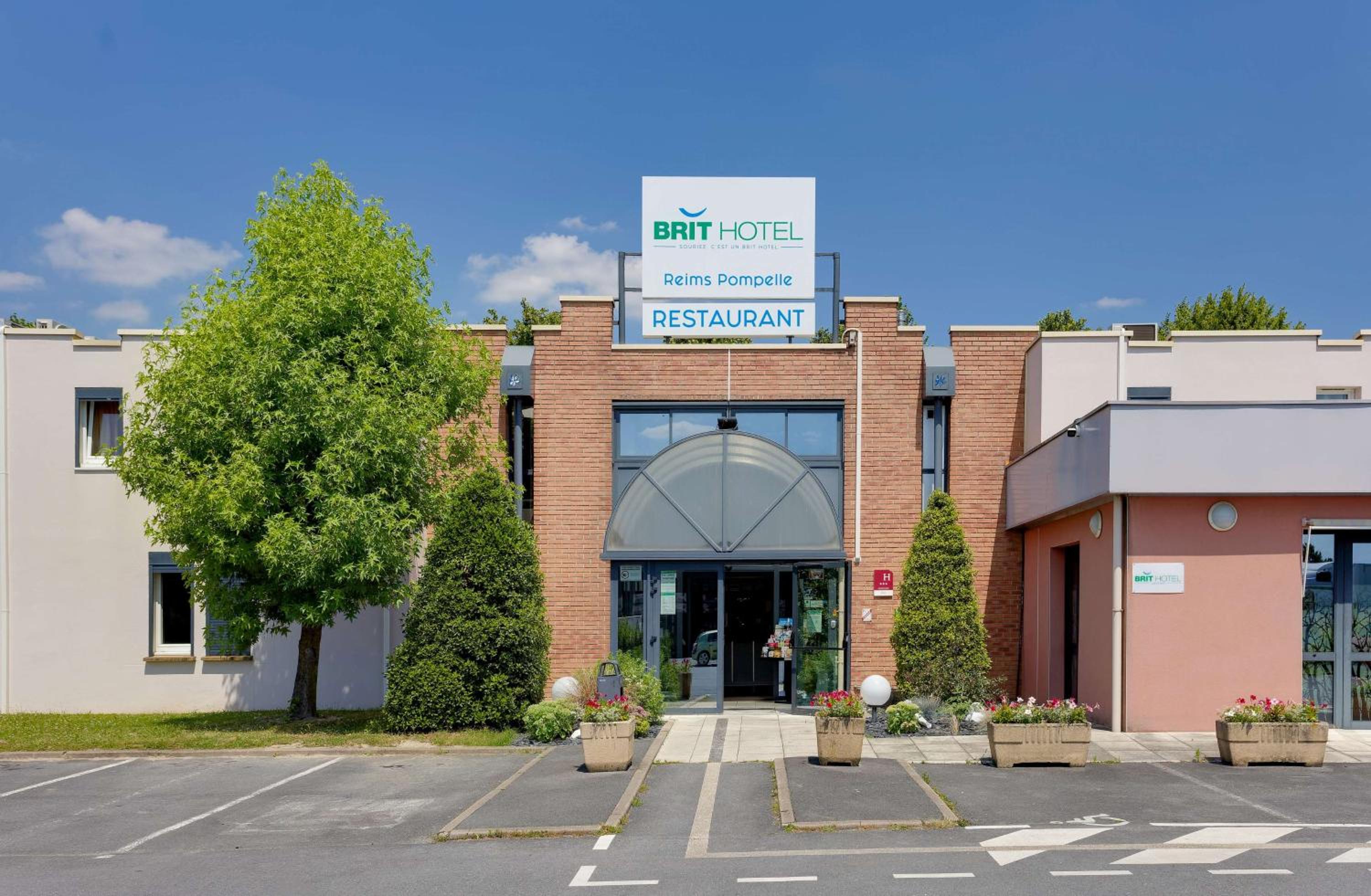 Hotel Brit Hotel Reims La Pompelle - Image 1