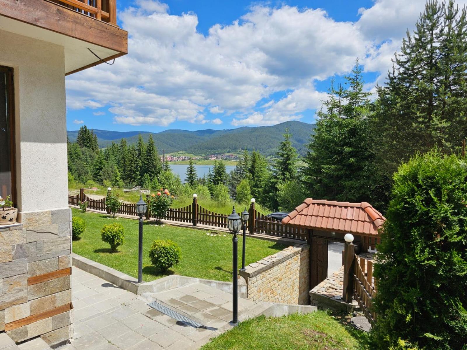 Villa Hills - къща за гости с храна