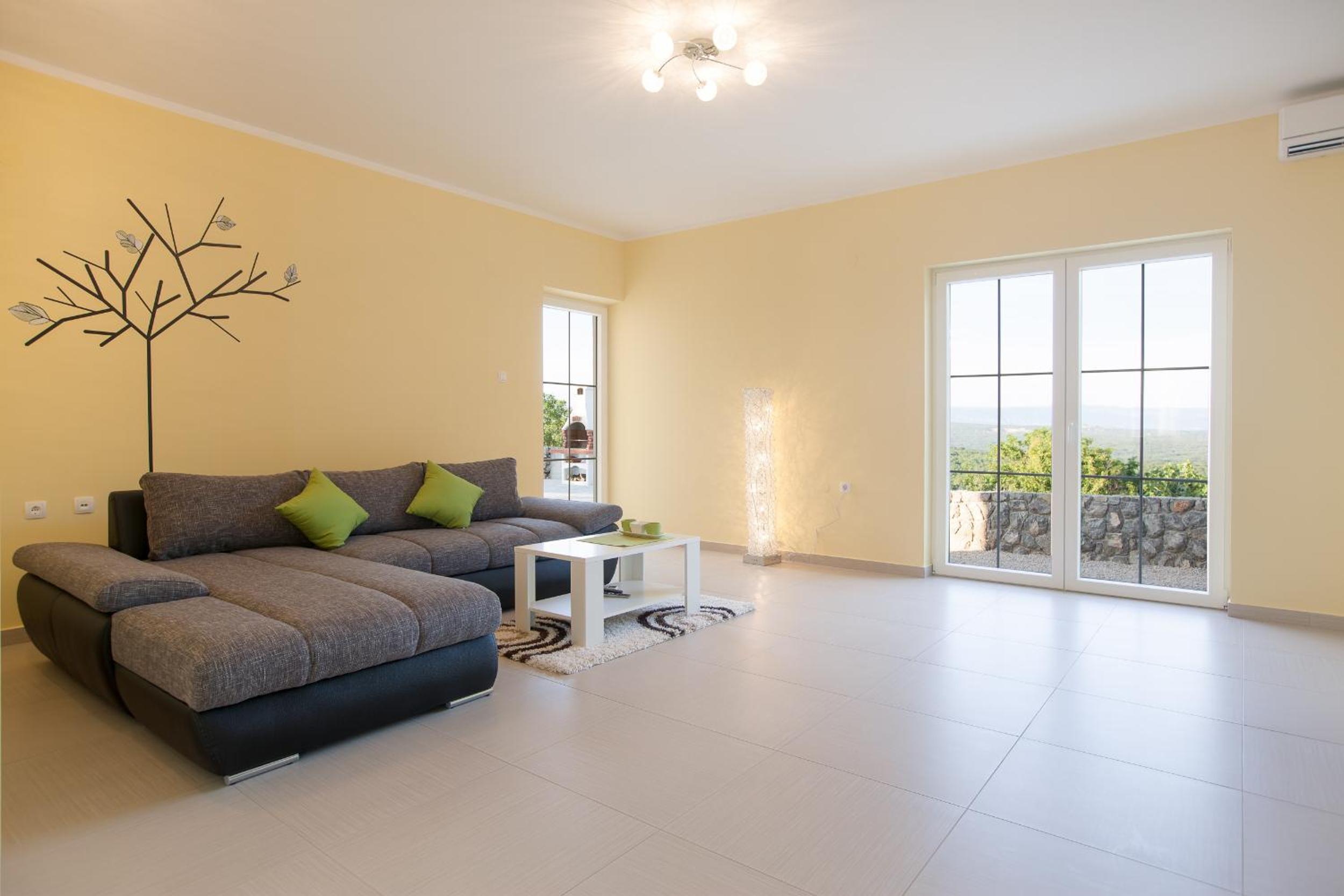 Villa Sky with pool view 4