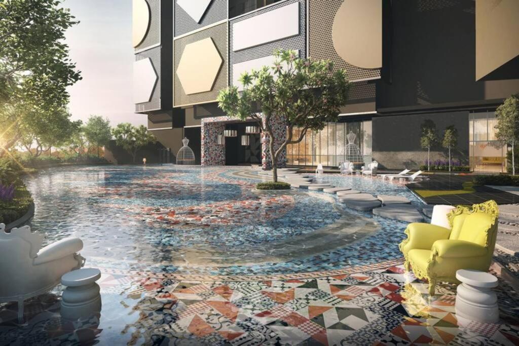 Premium Duplex 3BR 8 Pax MRT TV BOX Arte Cheras