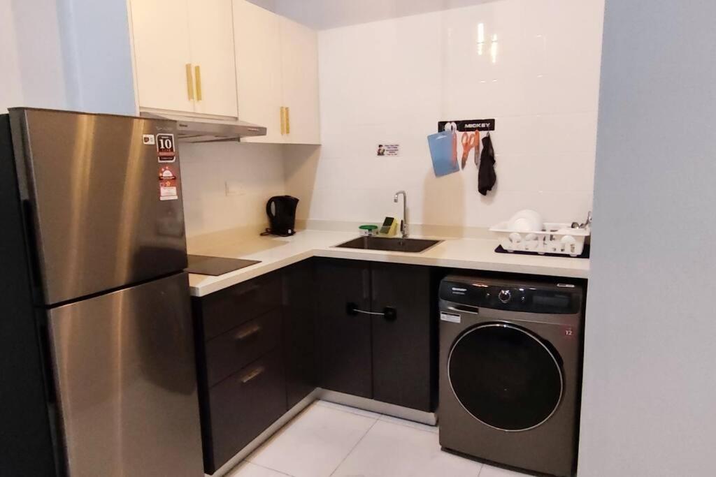 Premium Duplex 3BR 8 Pax MRT TV BOX Arte Cheras