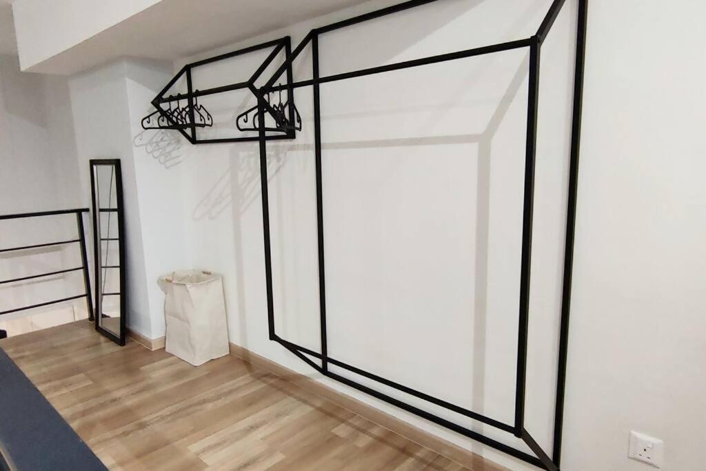 Premium Duplex 3BR 8 Pax MRT TV BOX Arte Cheras