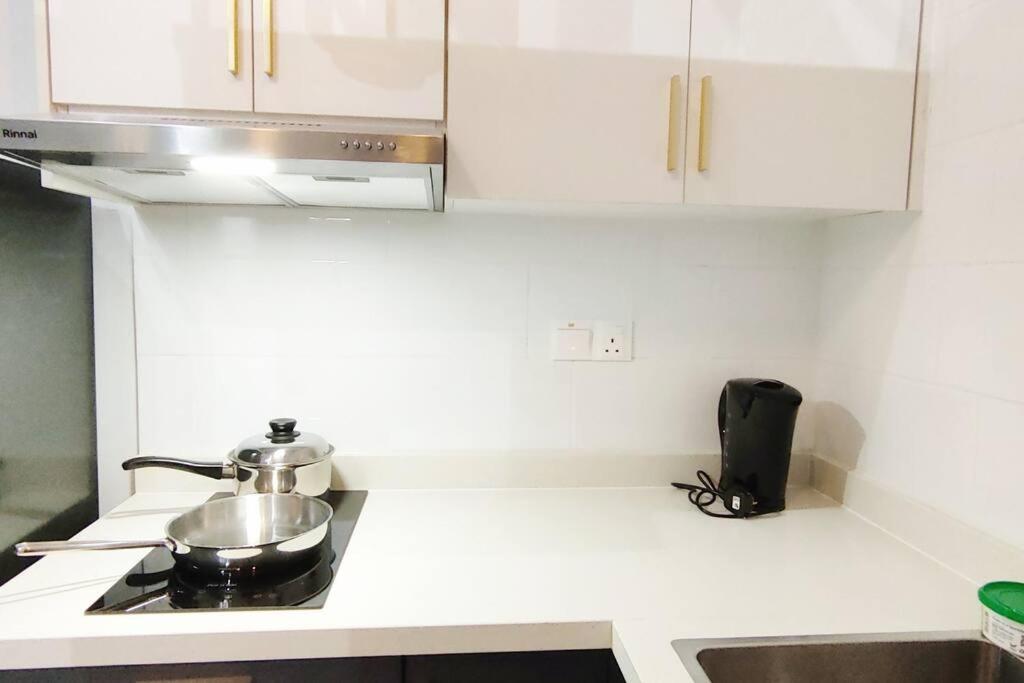 Premium Duplex 3BR 8 Pax MRT TV BOX Arte Cheras