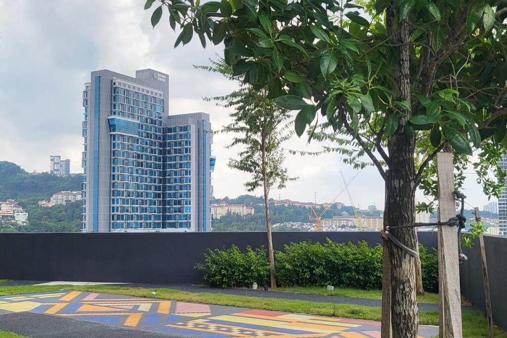 Premium Duplex 3BR 8 Pax MRT TV BOX Arte Cheras