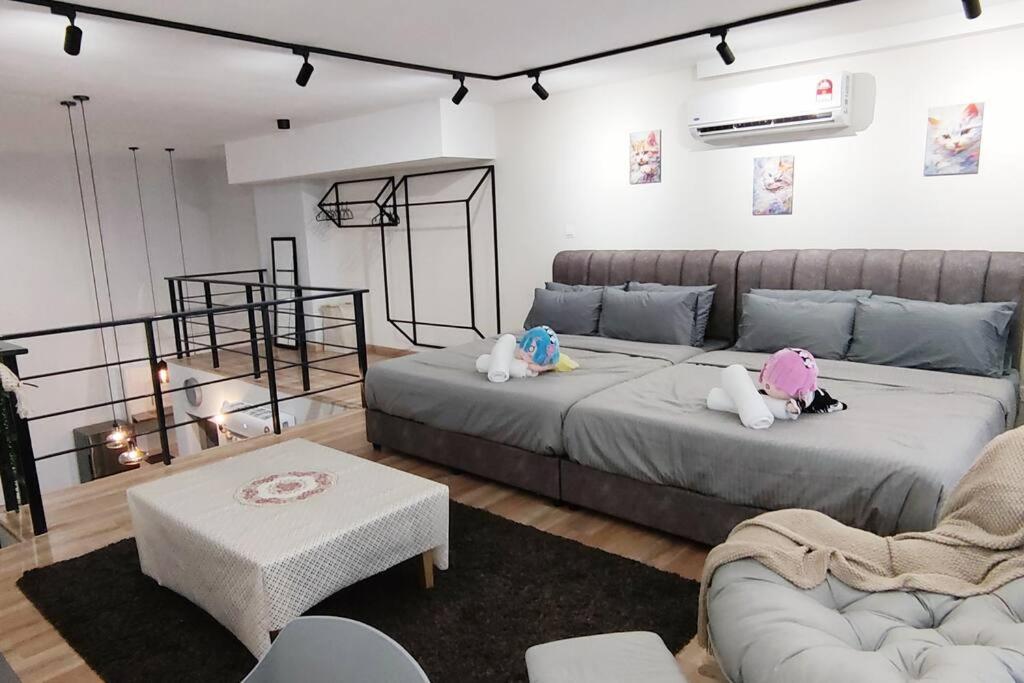 Premium Duplex 3BR 8 Pax MRT TV BOX Arte Cheras