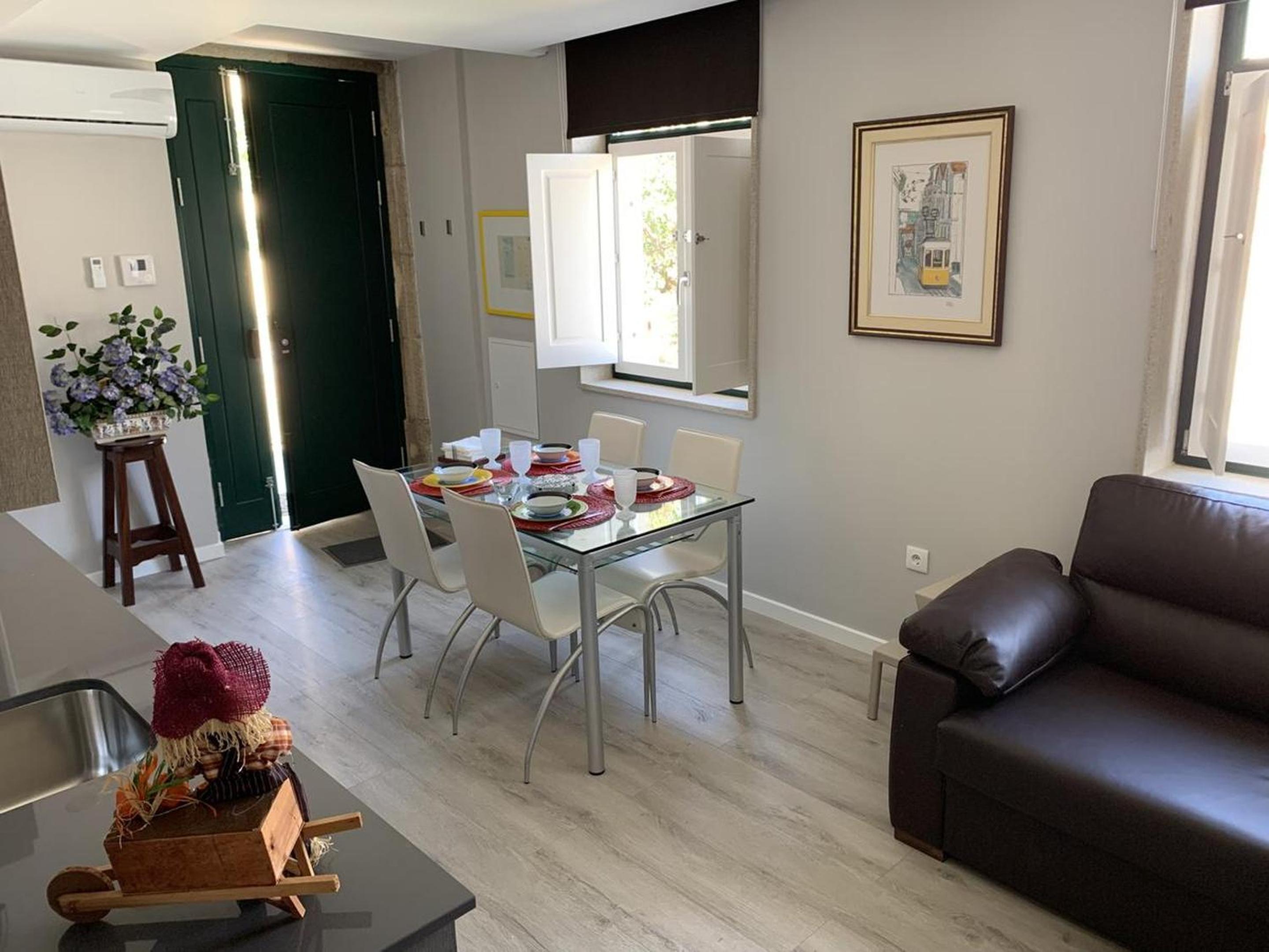 Cozy house in Castelo Branco, 60 m², city view balcony view 3