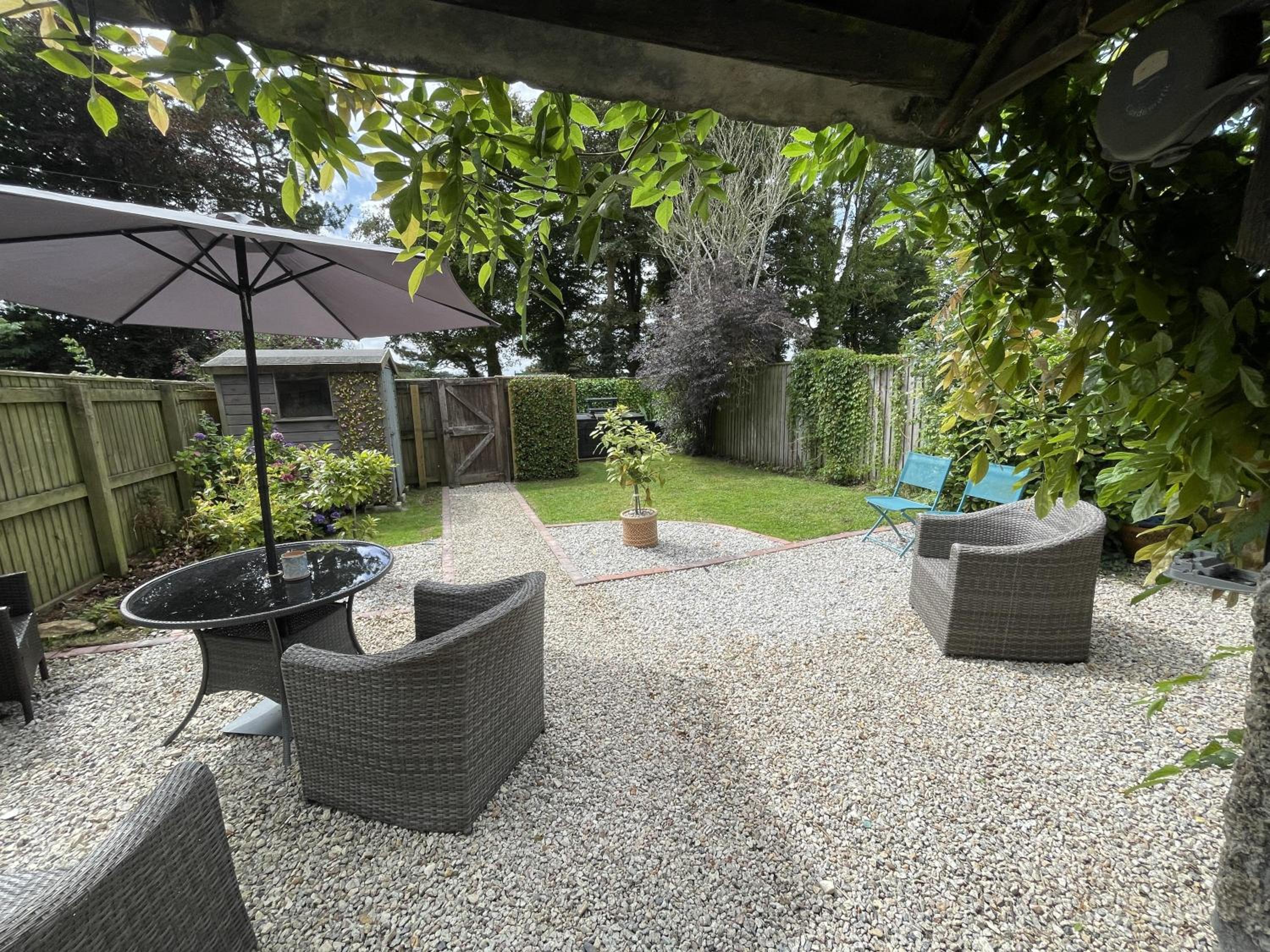 Beautiful Character Cottage - with Hot Tub view 3