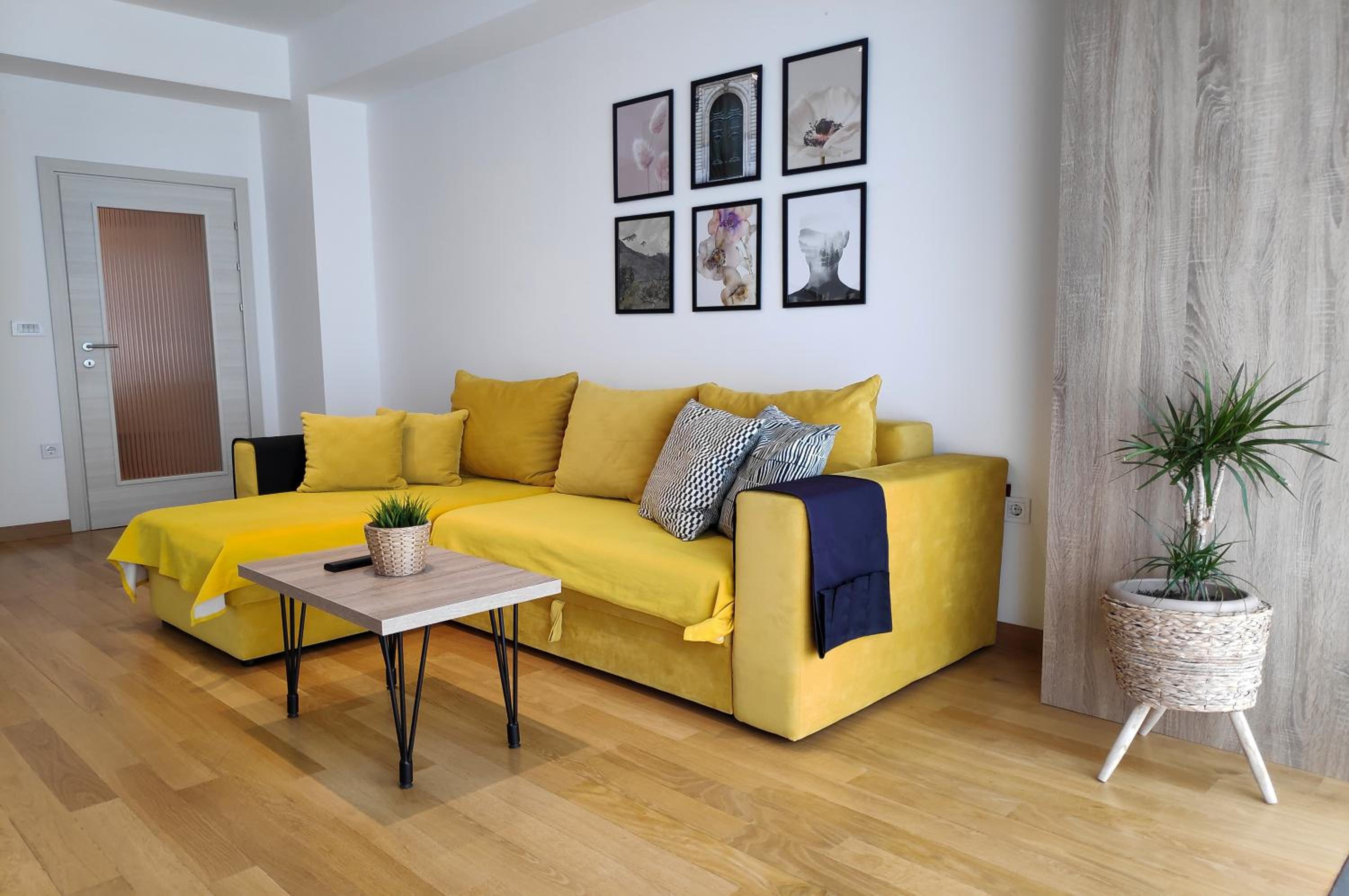 Golden View Apartment view 3