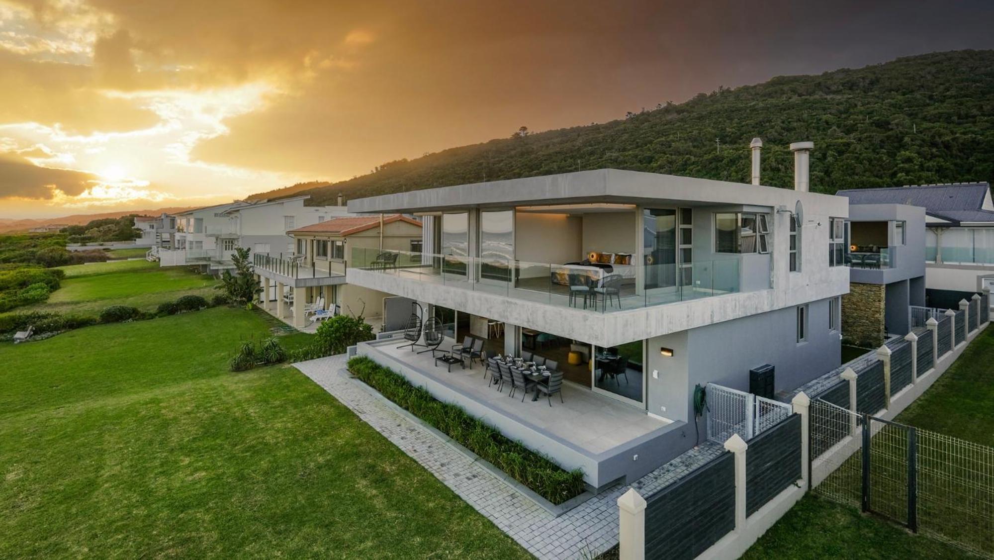 Glentana Beach Villa