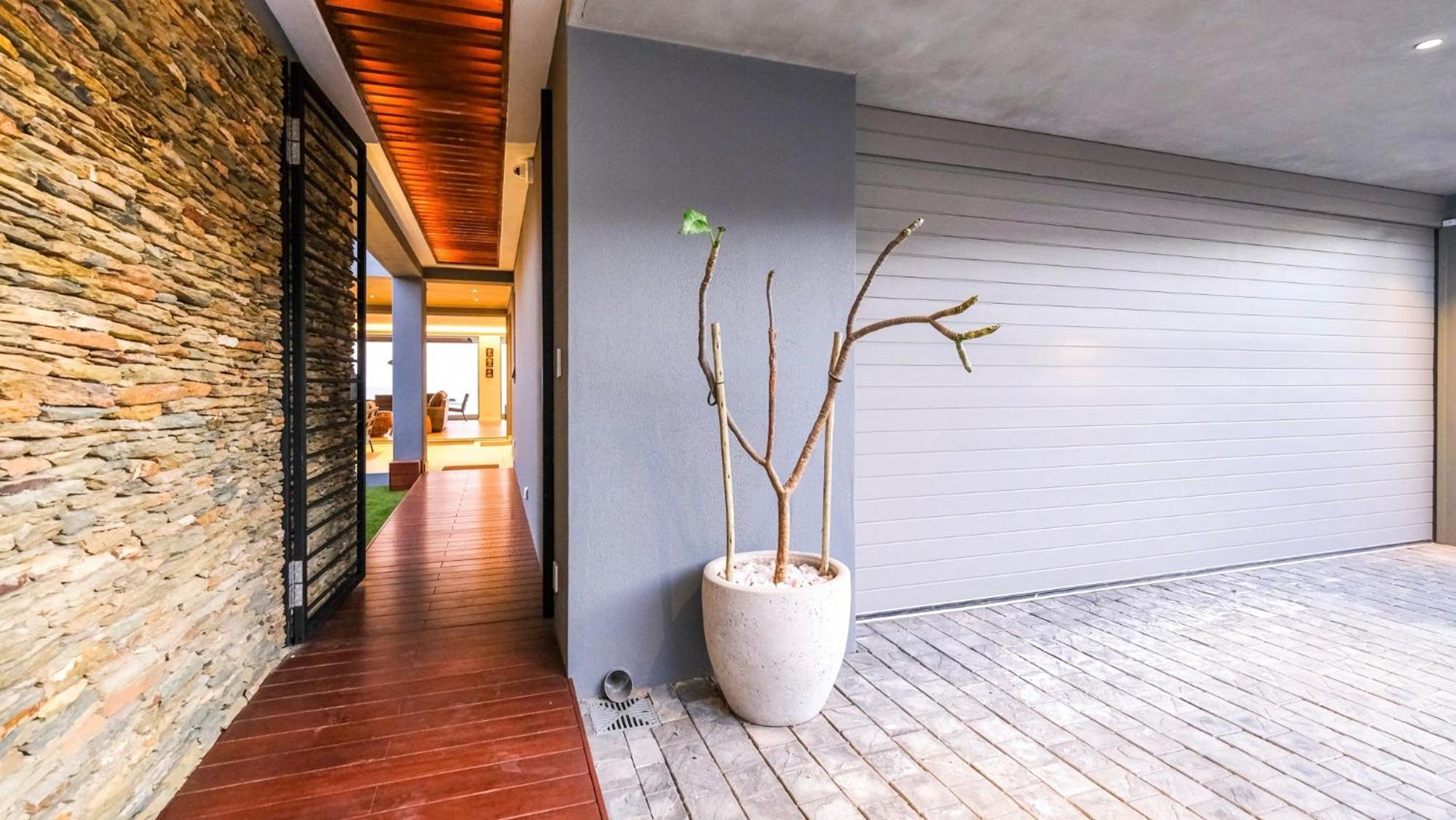 Glentana Beach Villa