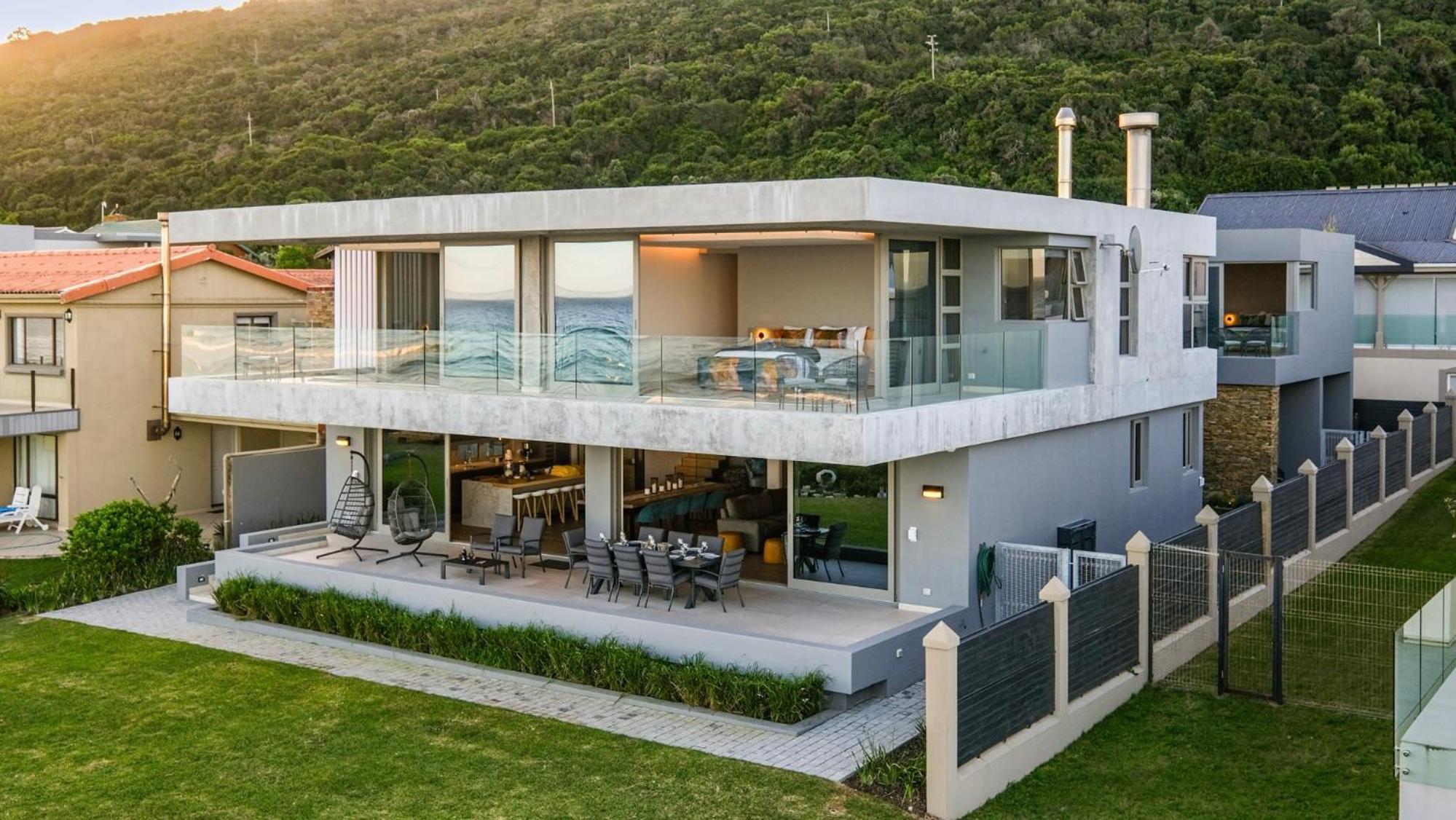 Glentana Beach Villa