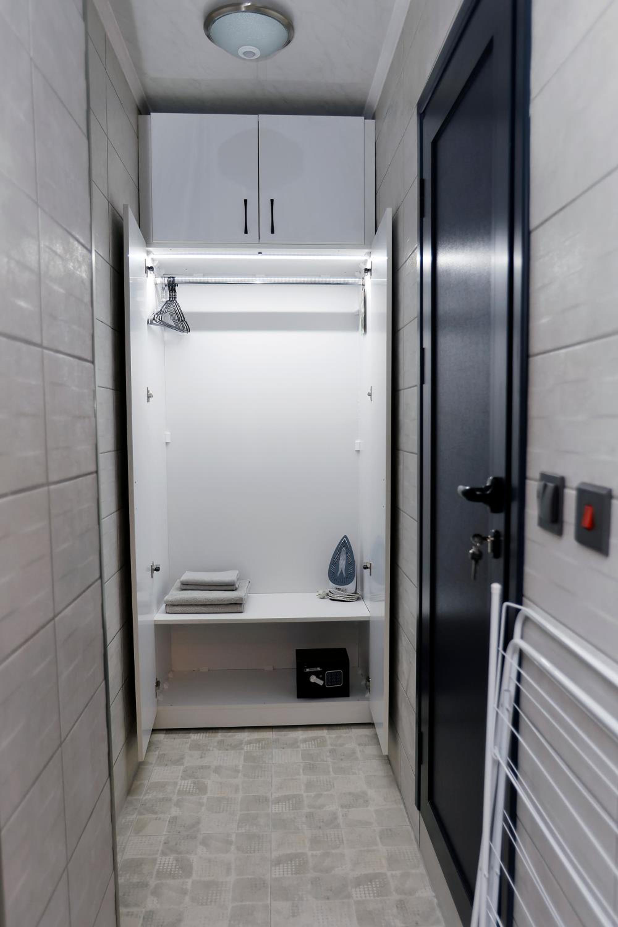 Deluxe 3 Studio City Center