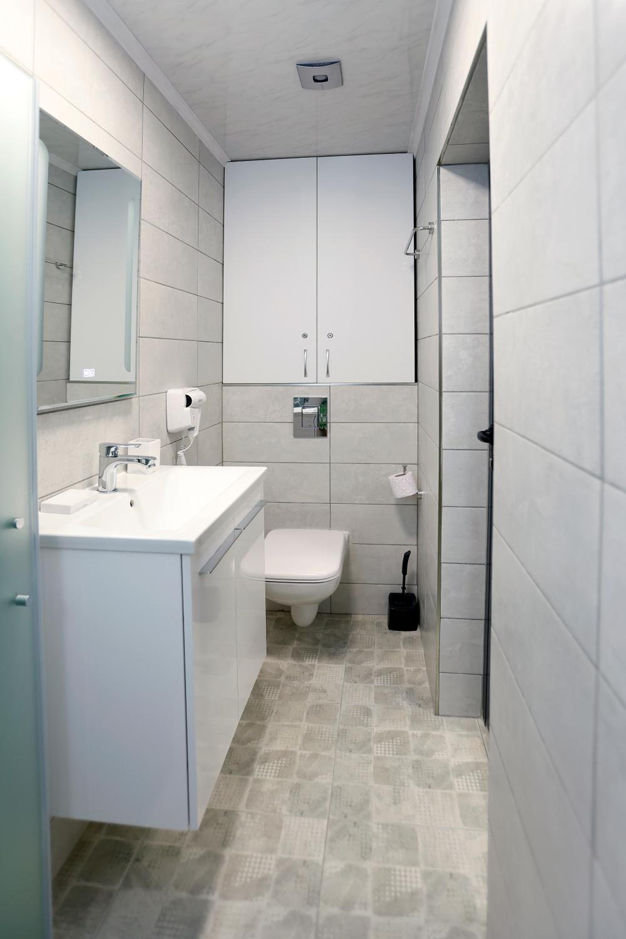 Deluxe 3 Studio City Center