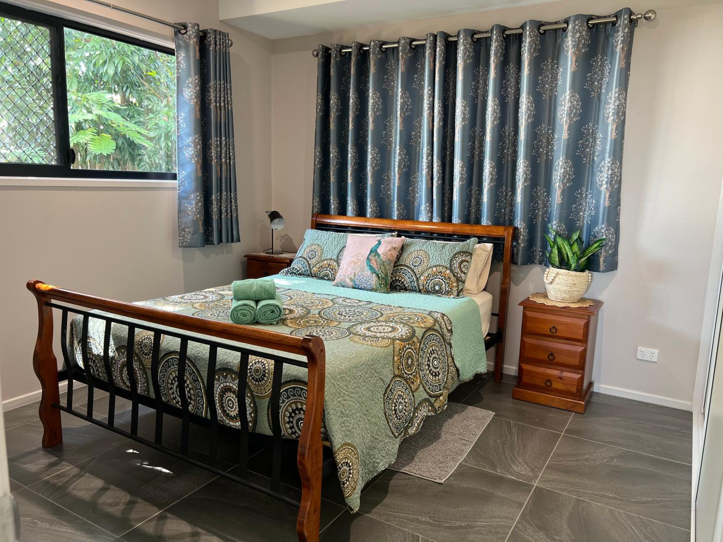 The Frangipani Suite - One bedroom apartment in Cooktown