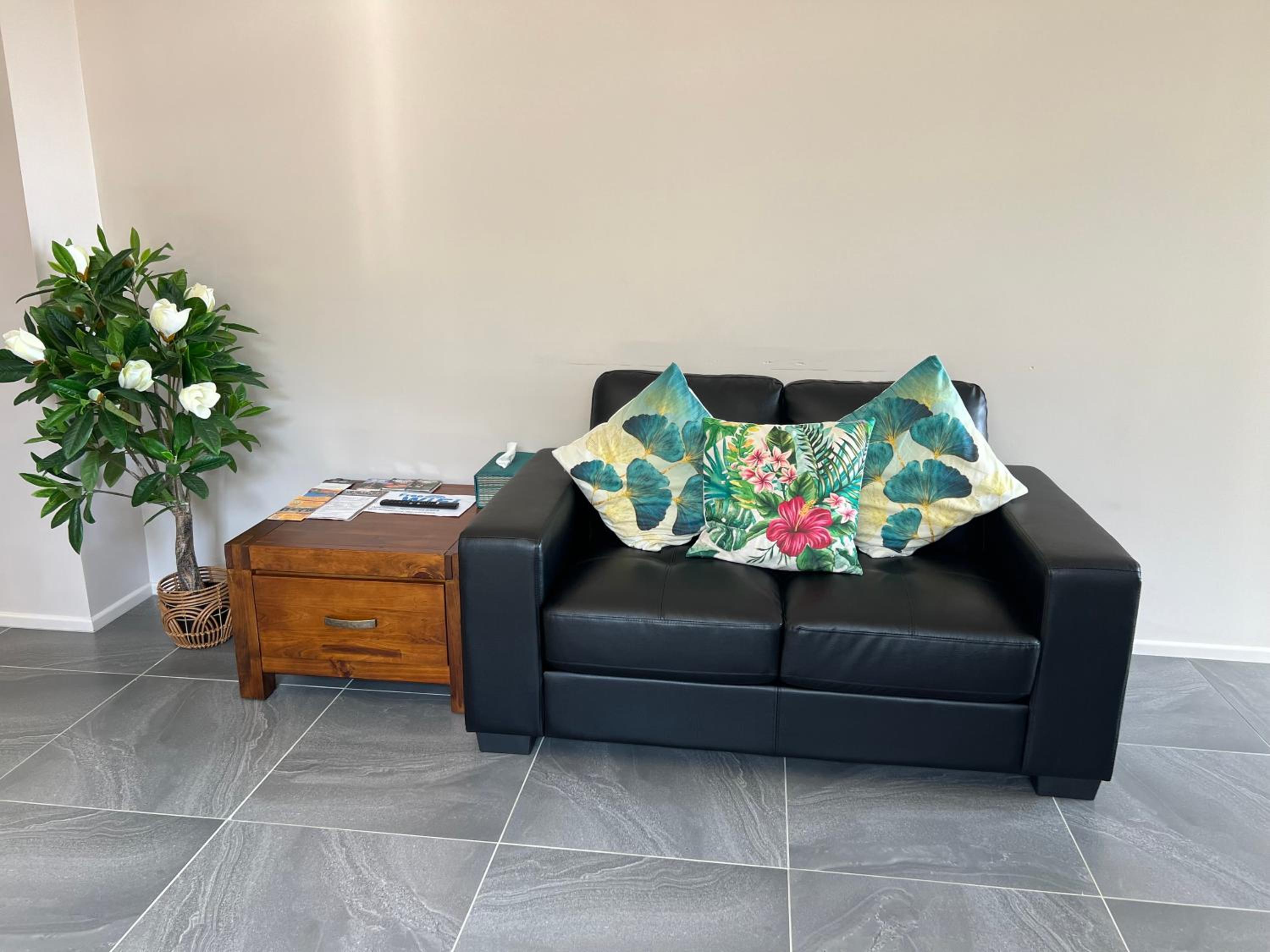 The Frangipani Suite - One bedroom apartment in Cooktown