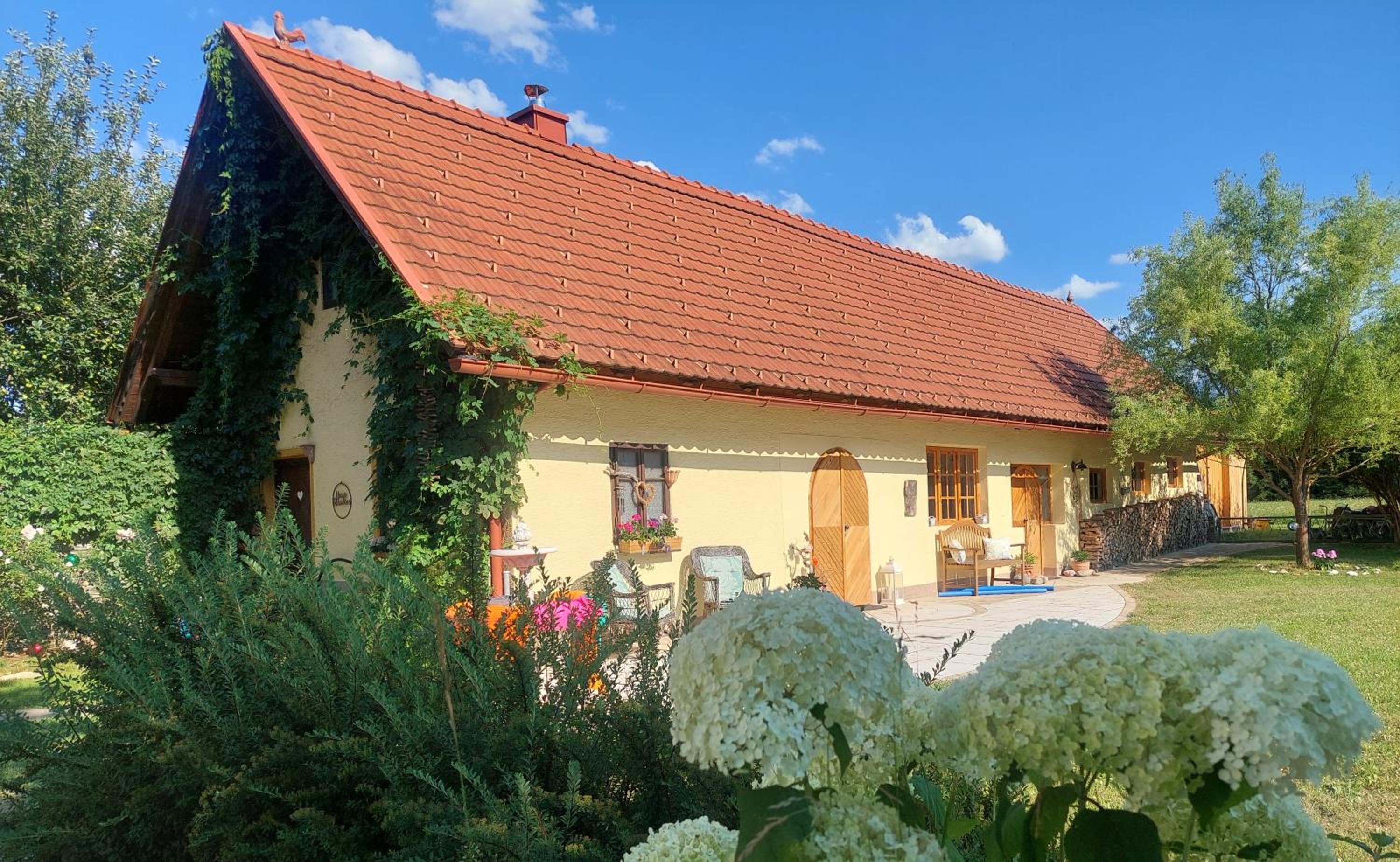 Apartment in traumhafter Lage mit Naturbadeteich