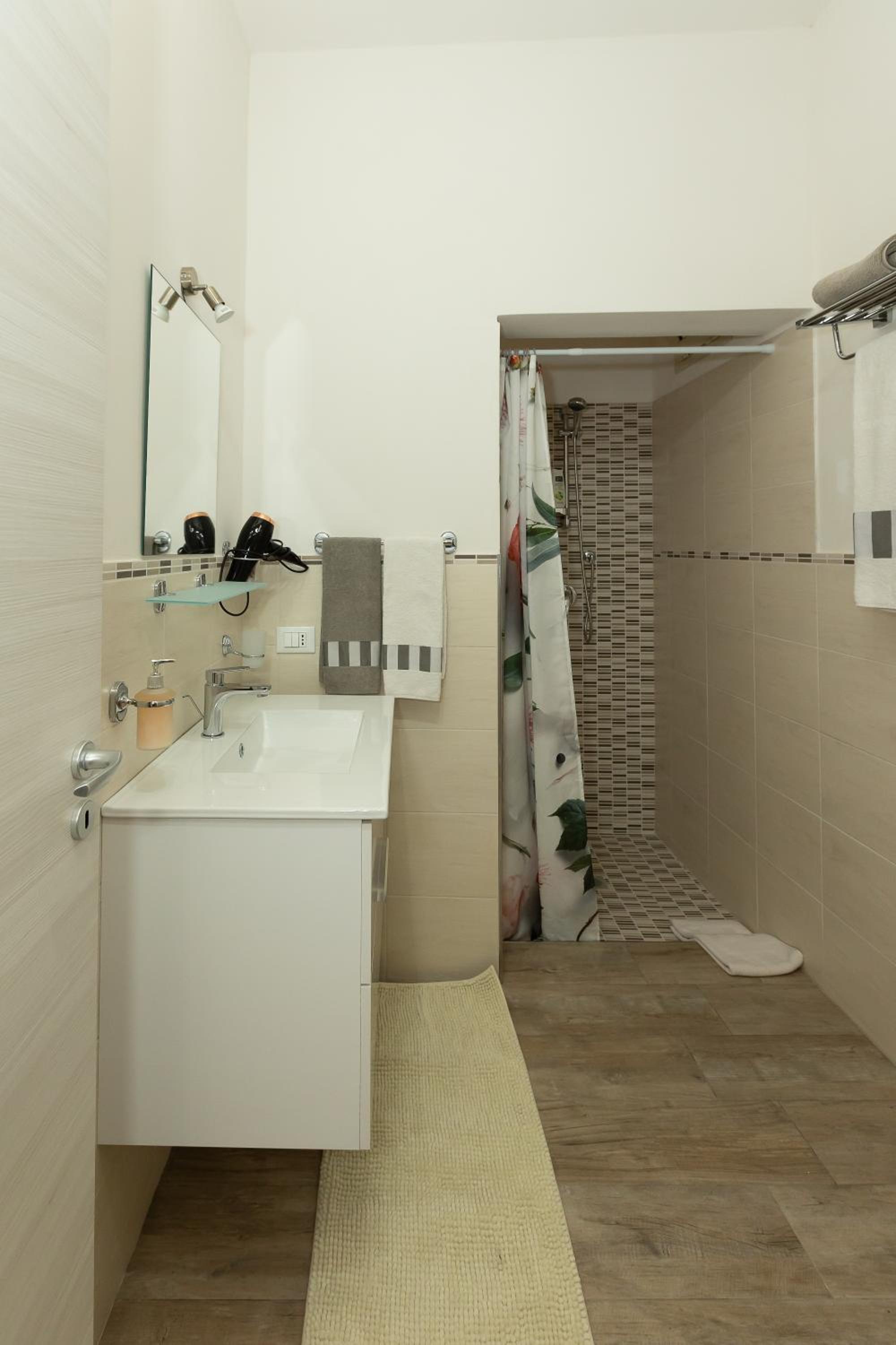 Photo 47