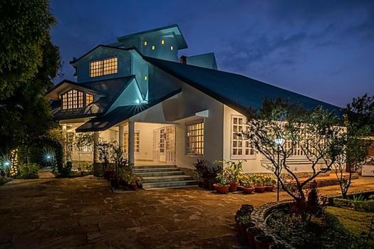 Boutique Villa w Bonfire & BBQ, Mussoorie Foothills view 2