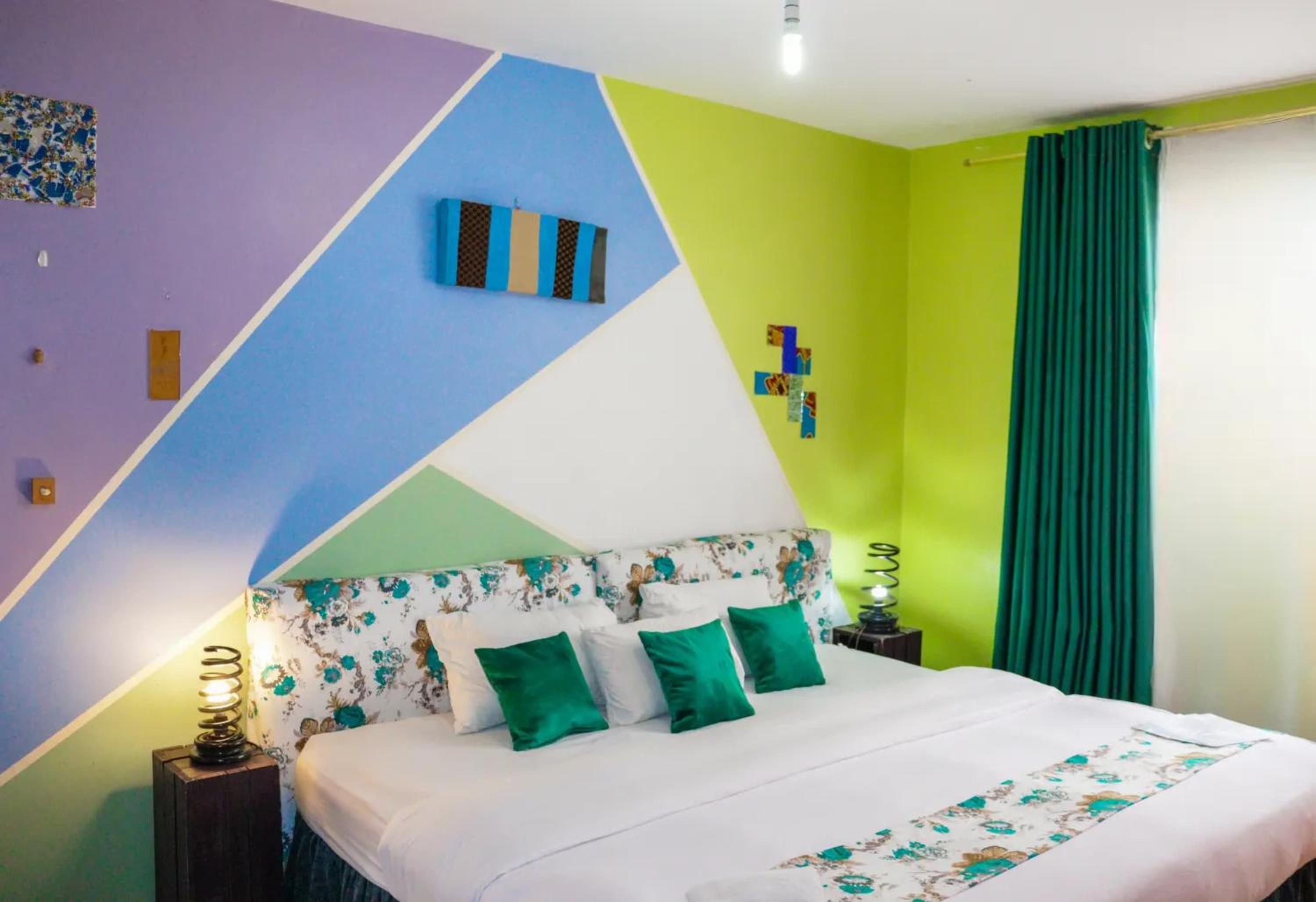 Hirwado Homes & Cozy Rooms JKIA -3 Bedrooms With 5beds, 2Baths - 500metres From Each Other