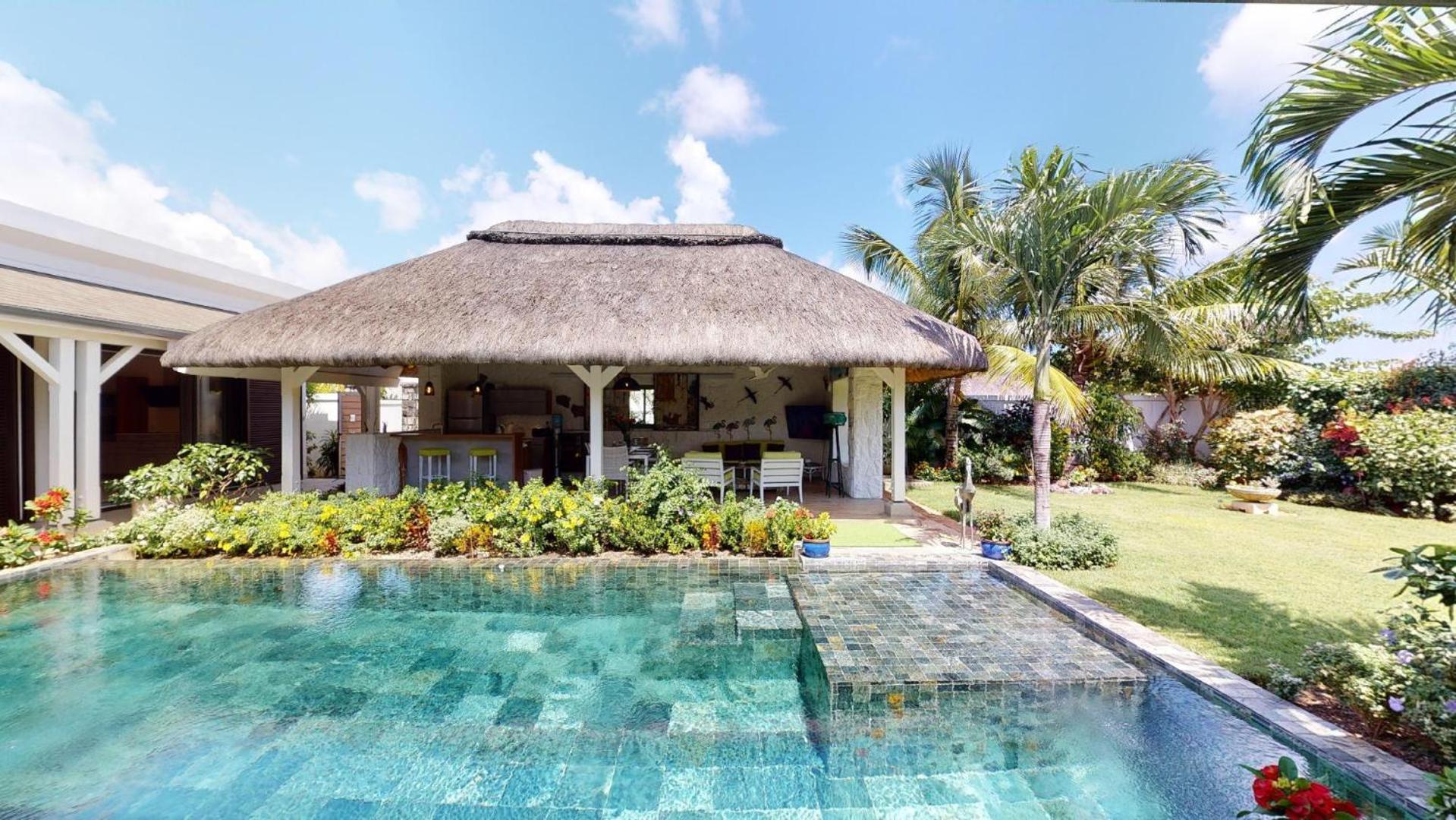Holiday Villa at Pereyère view 4