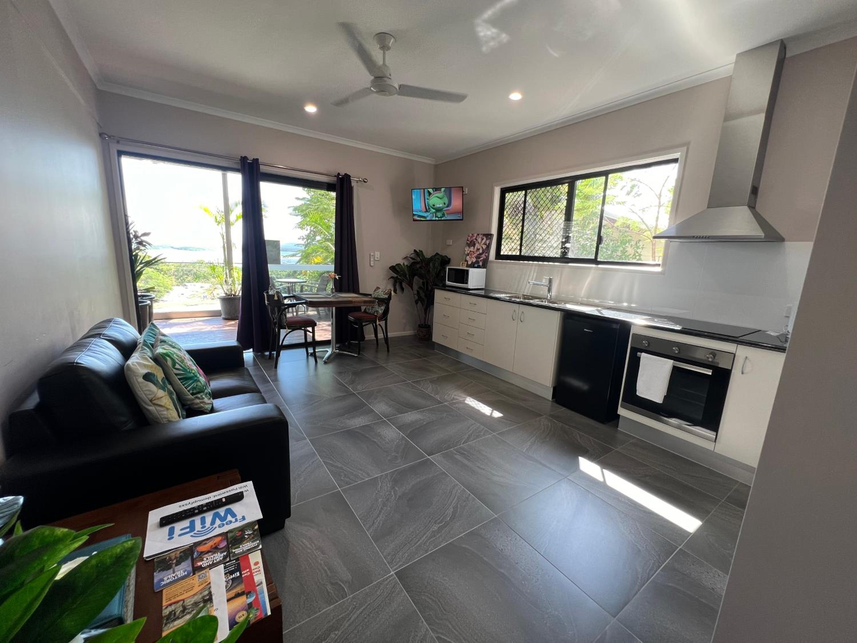 The Frangipani Suite - One bedroom apartment in Cooktown