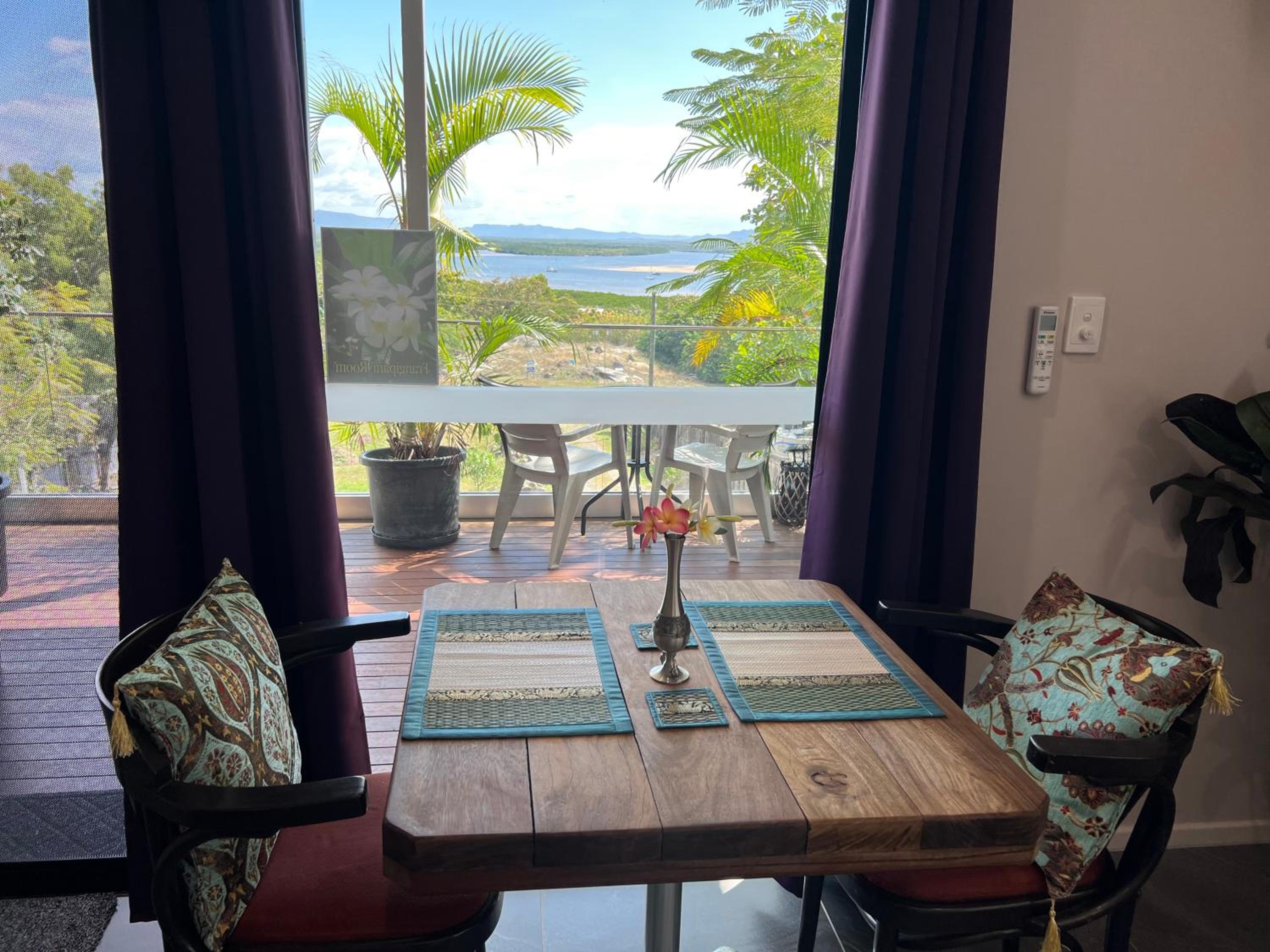 The Frangipani Suite - One bedroom apartment in Cooktown