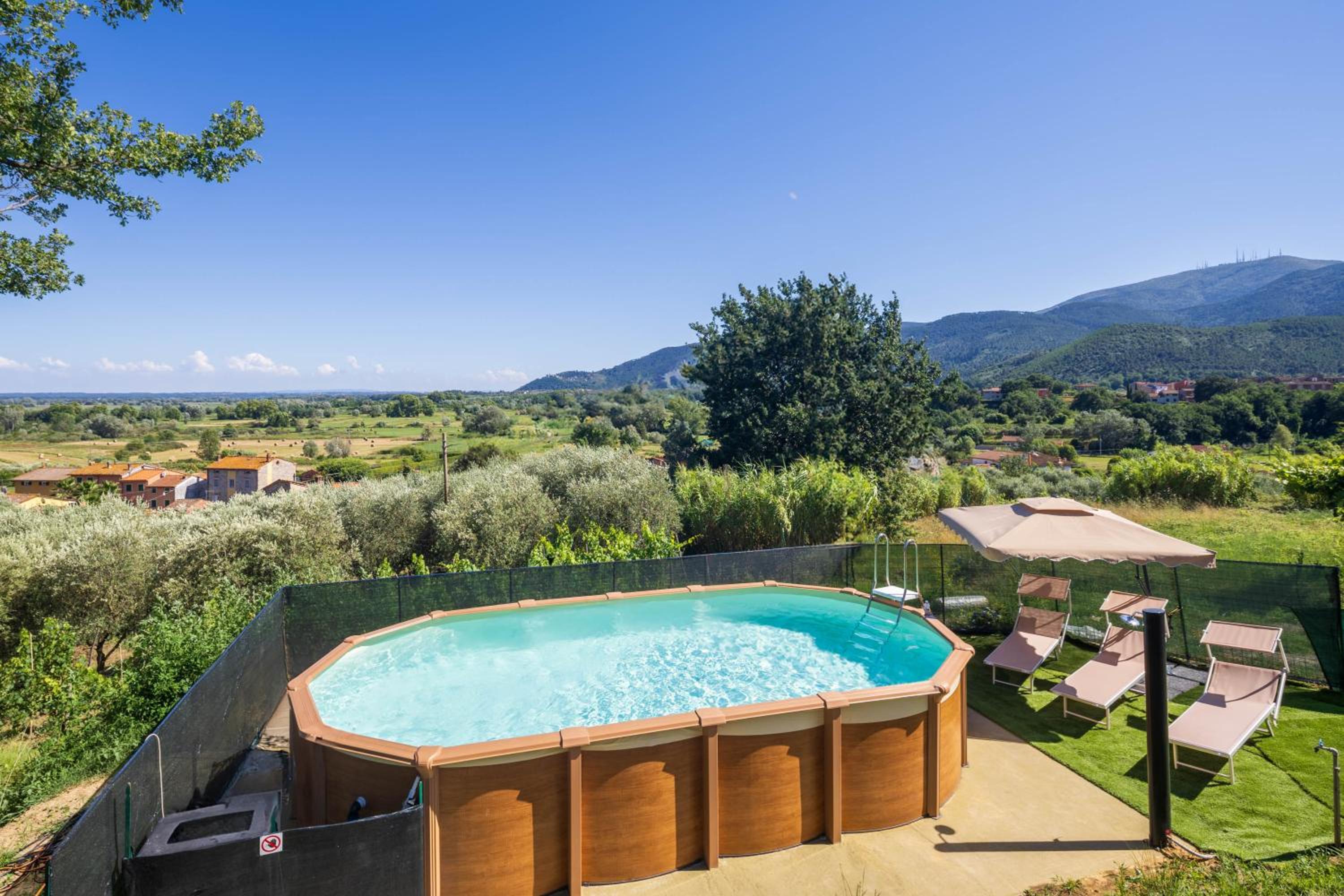 Villa Isabò by VacaVilla view 4